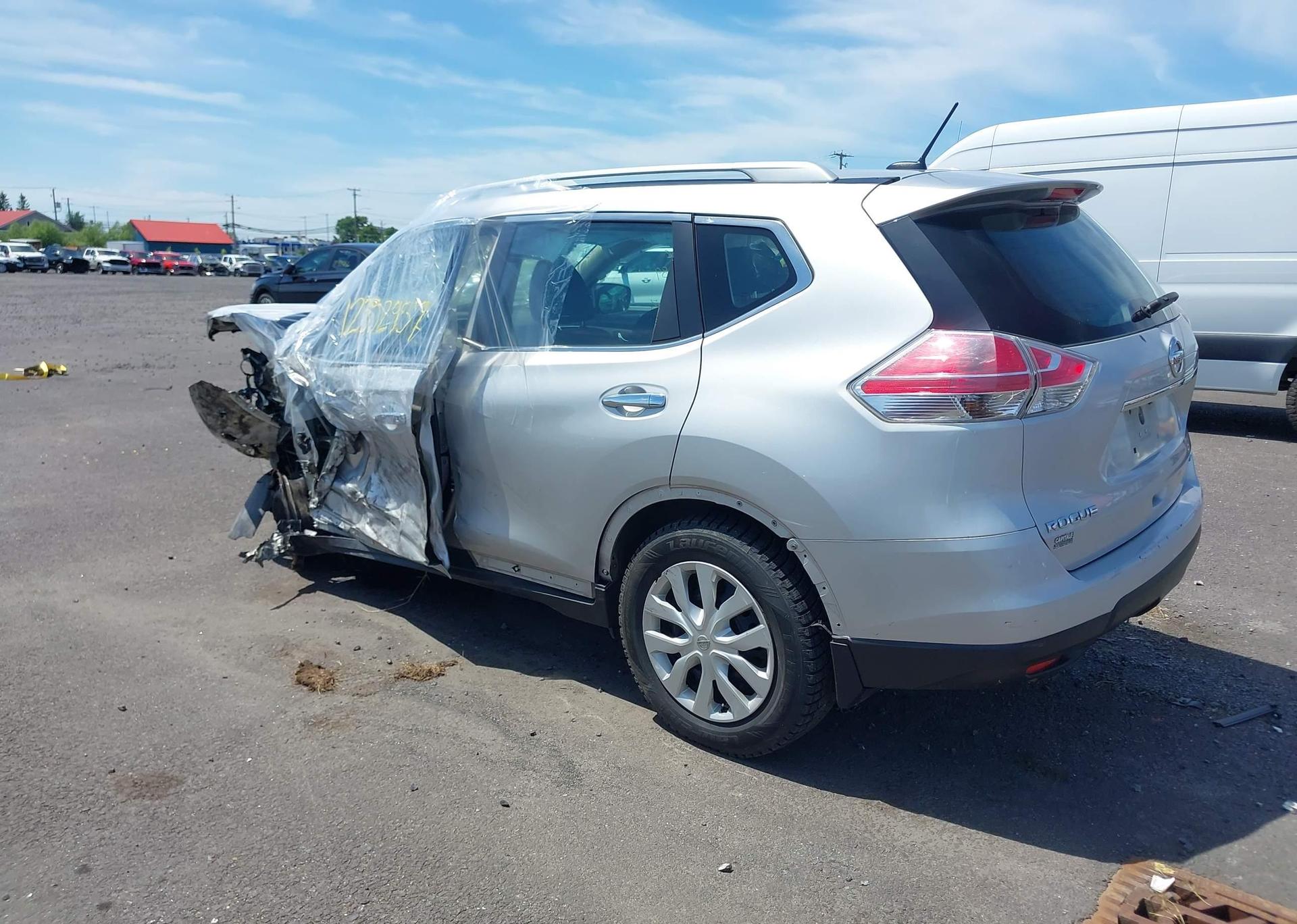 2015 NISSAN ROGUE S