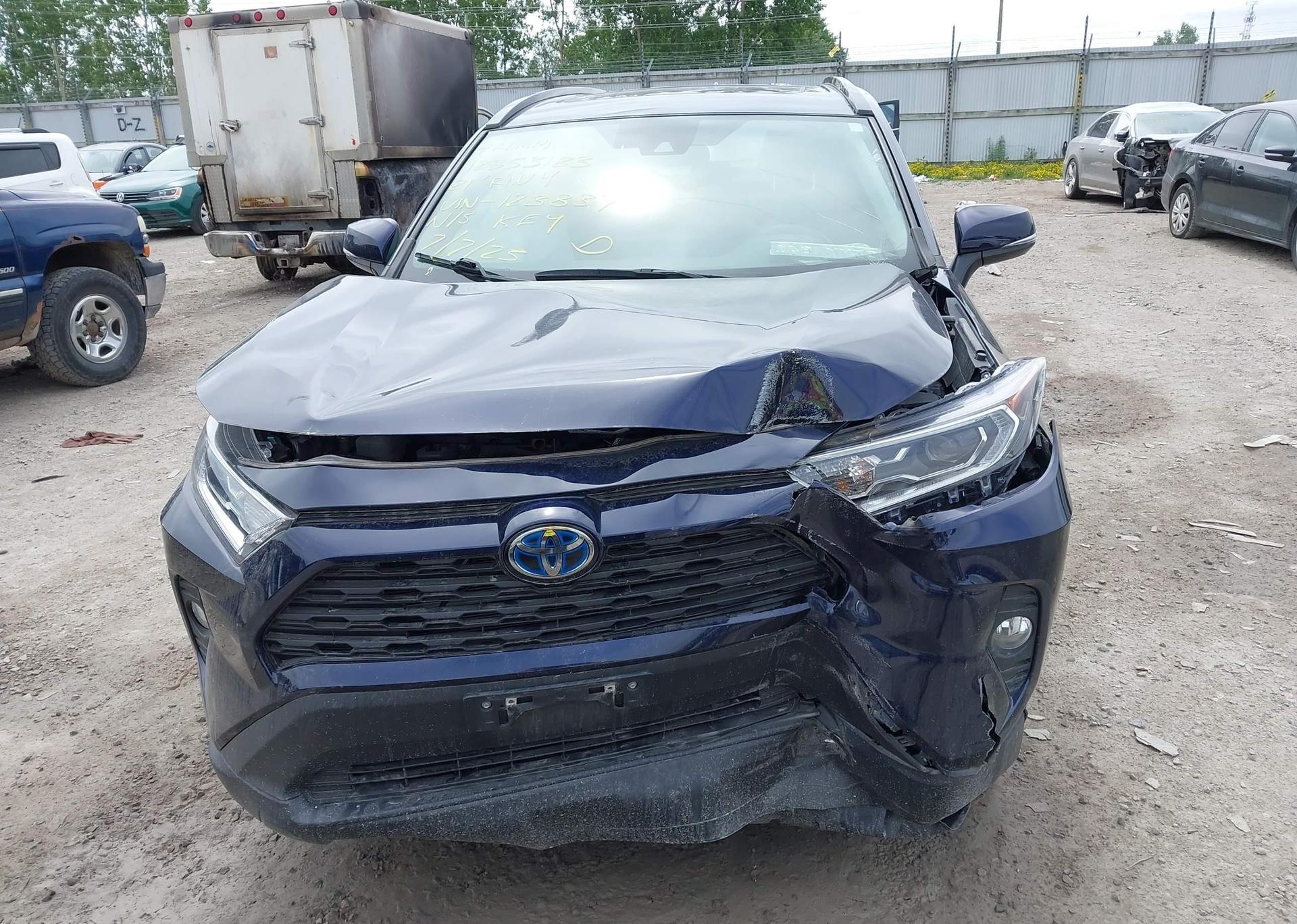 2021 TOYOTA RAV4 HYBRID XLE
