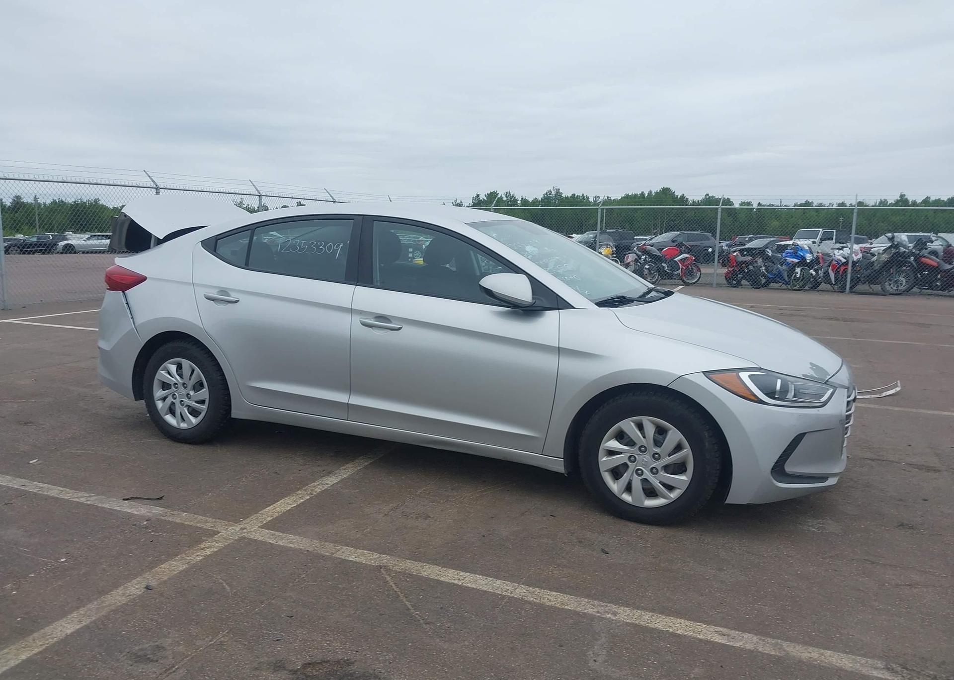 2017 HYUNDAI ELANTRA LE