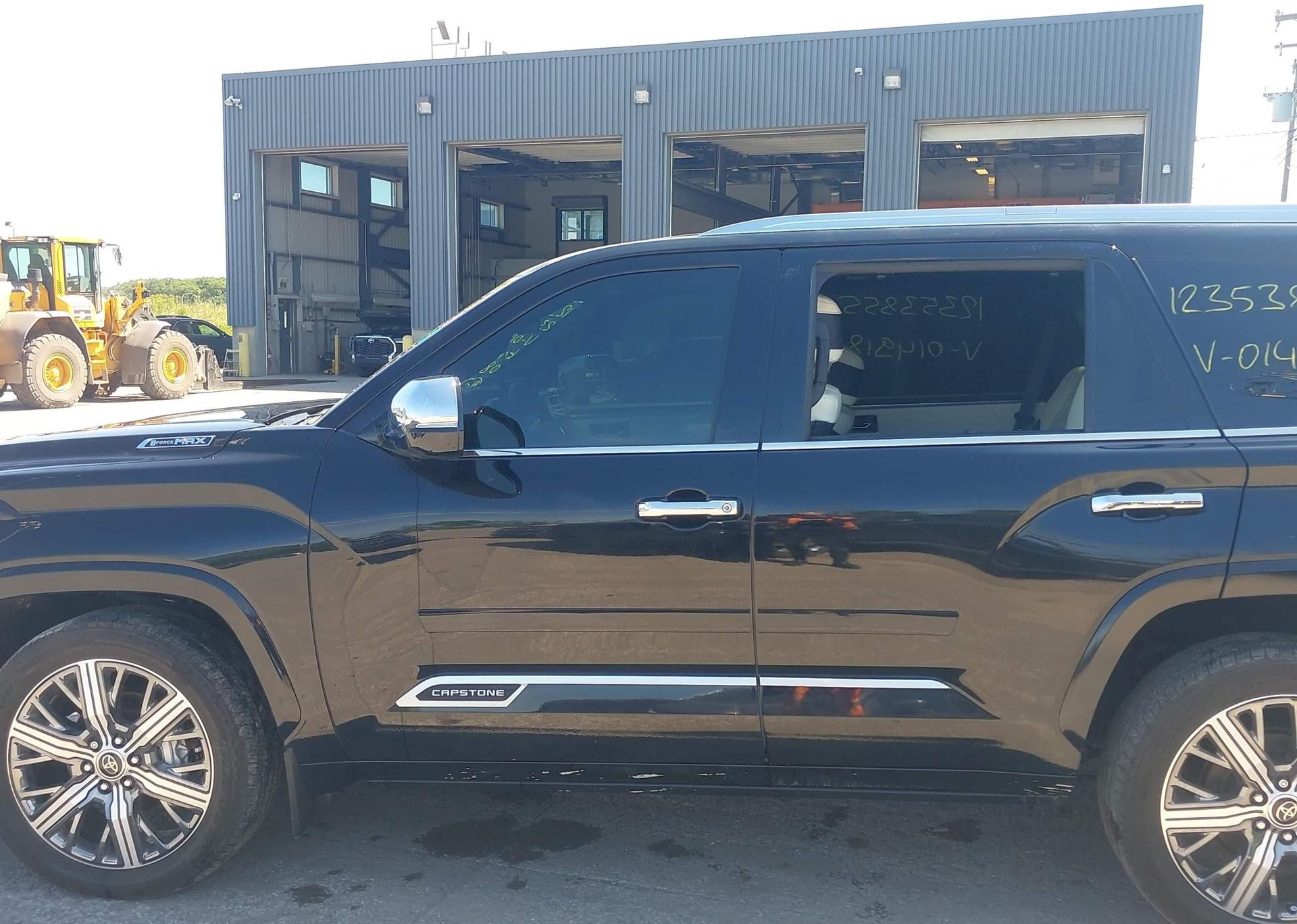 2023 TOYOTA SEQUOIA SR5