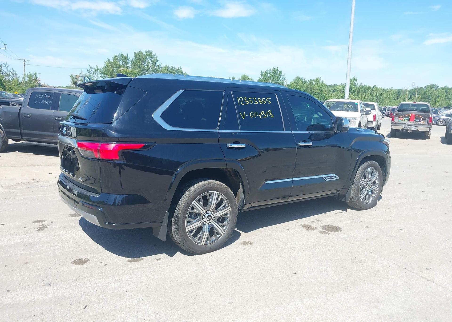 2023 TOYOTA SEQUOIA SR5