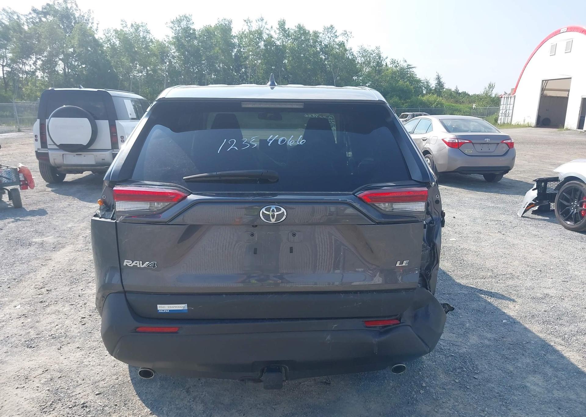 2022 TOYOTA RAV4 LE