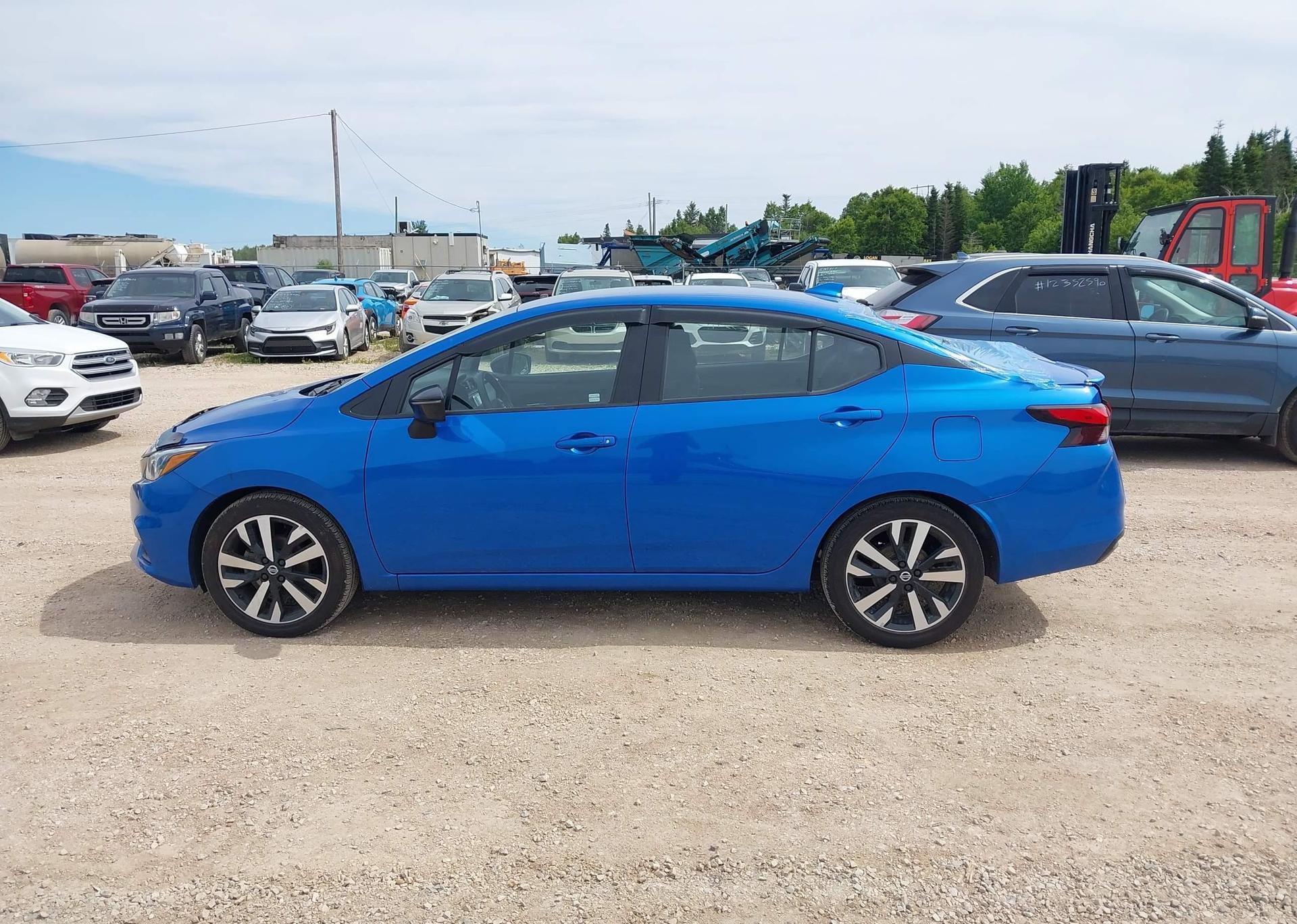 2022 NISSAN VERSA SR