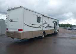 2003 WORKHORSE CUSTOM CHASSIS MOTORHOME CHASSIS W22