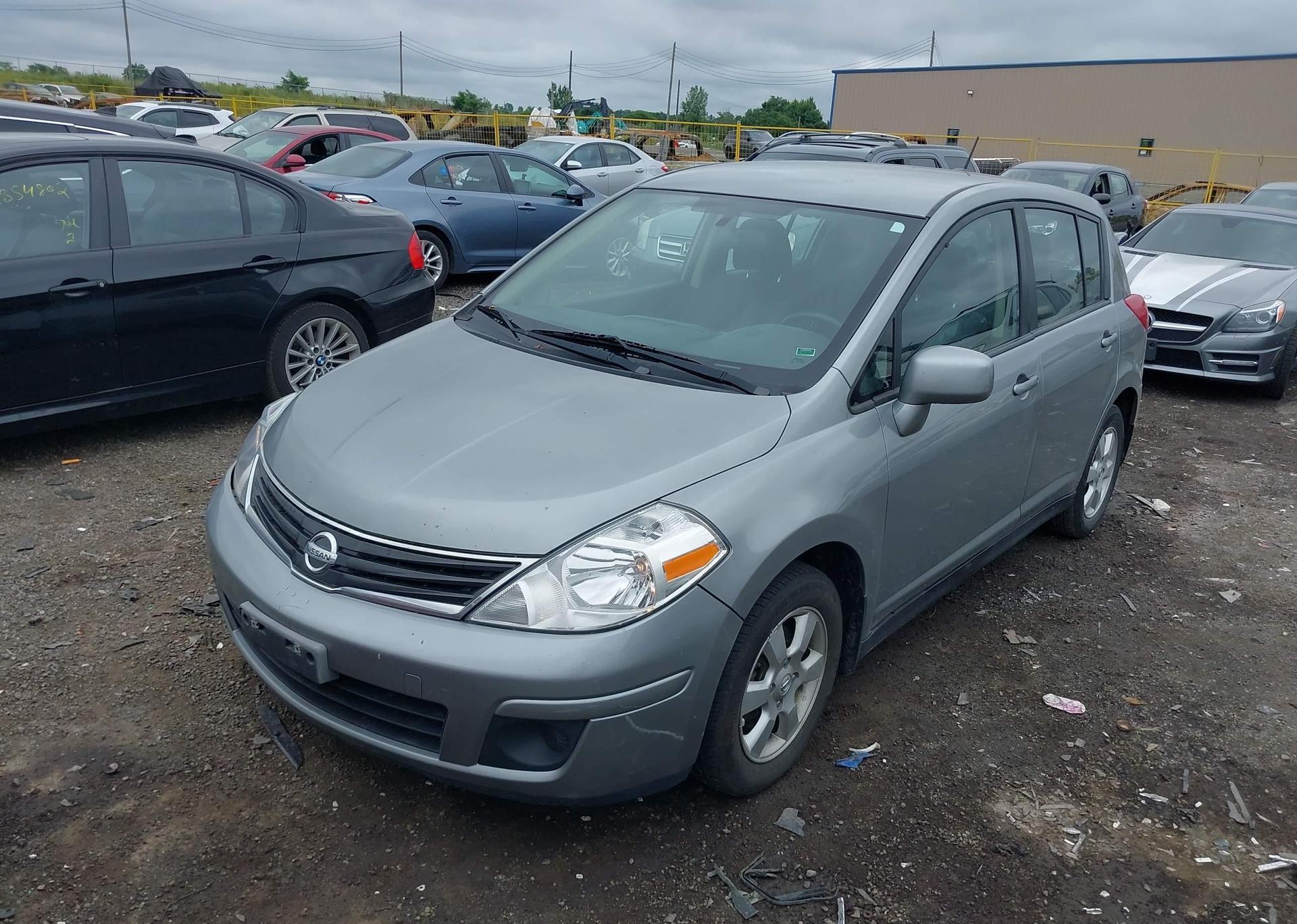 2011 NISSAN VERSA 1.8SL