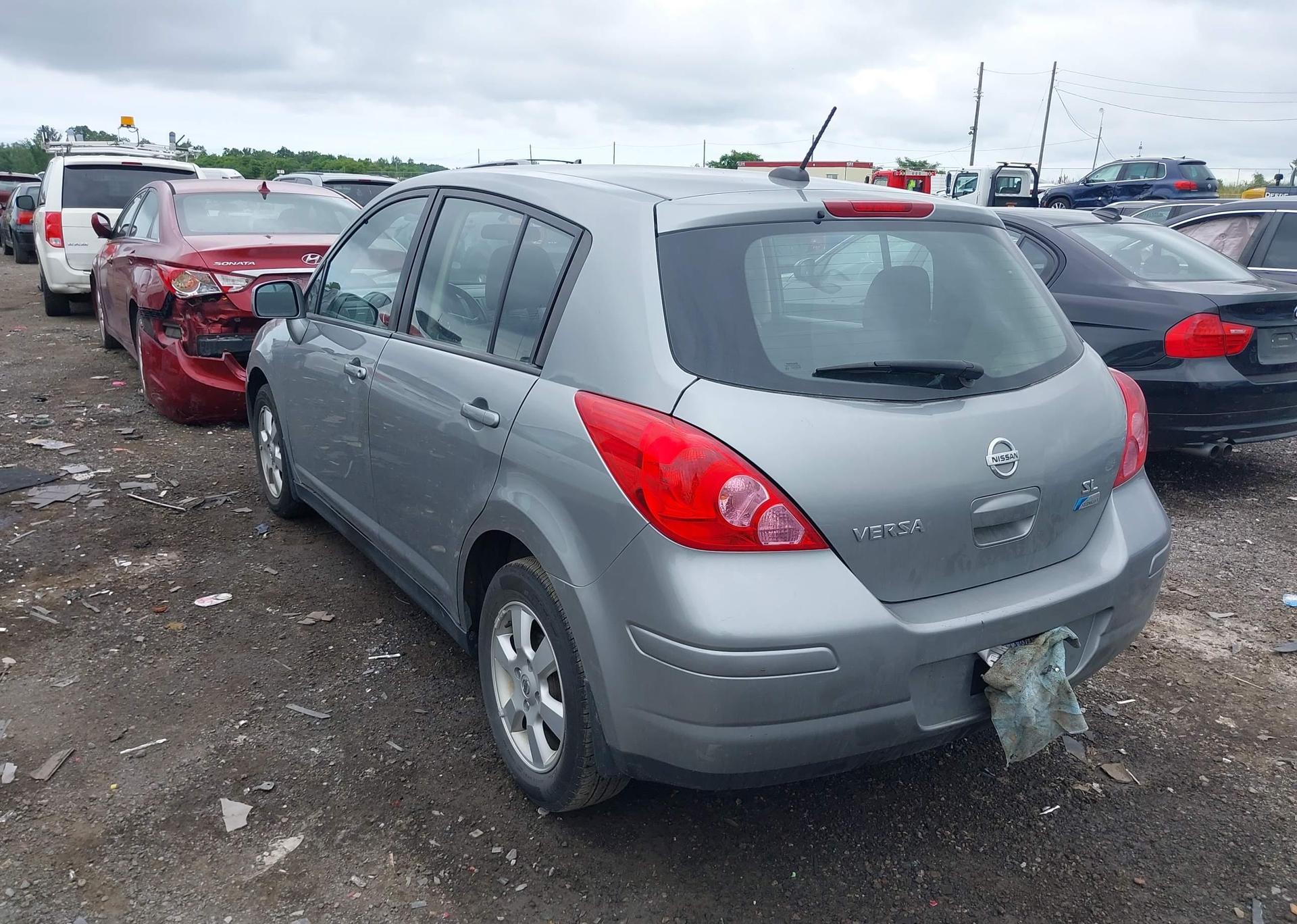 2011 NISSAN VERSA 1.8SL