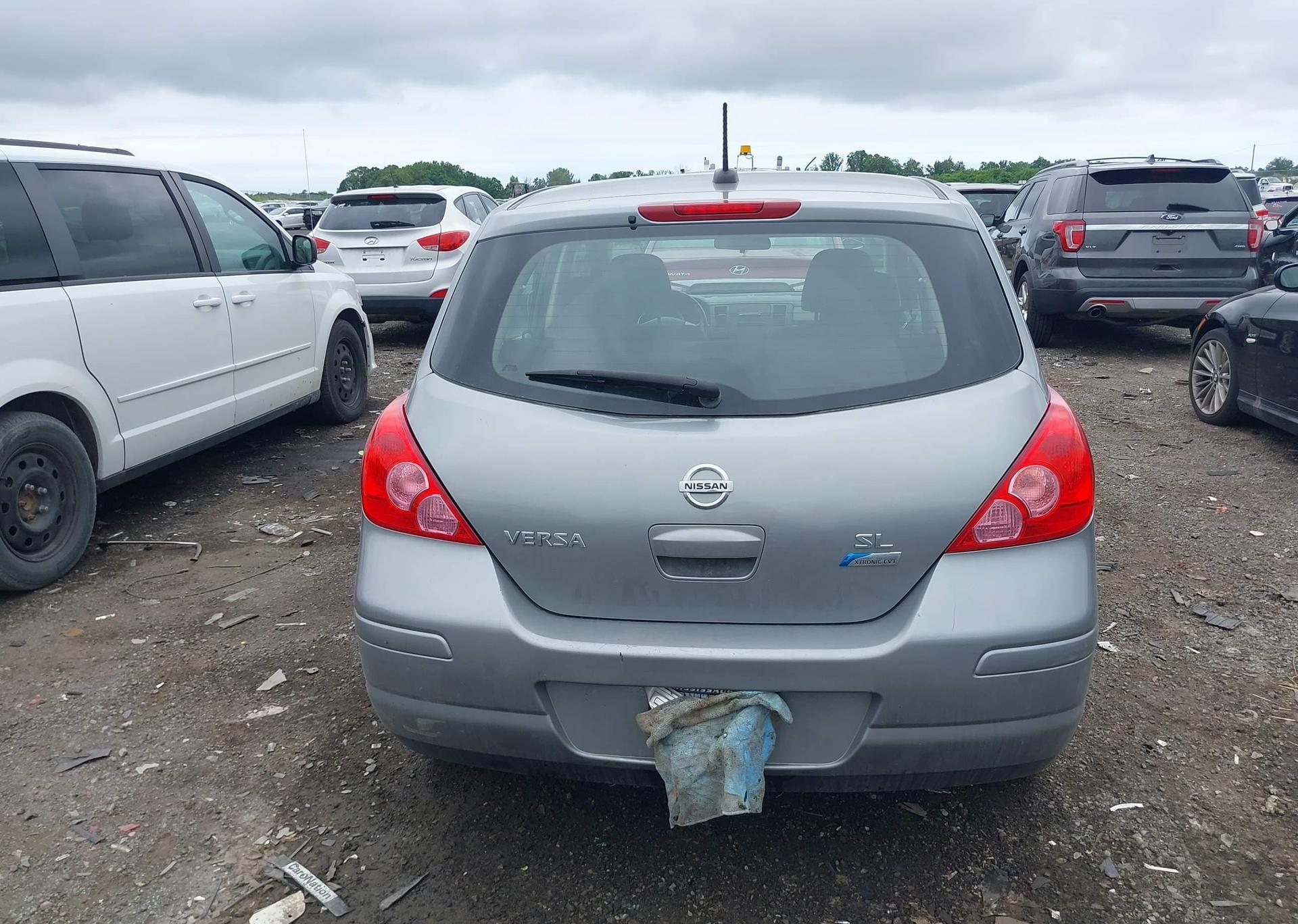 2011 NISSAN VERSA 1.8SL