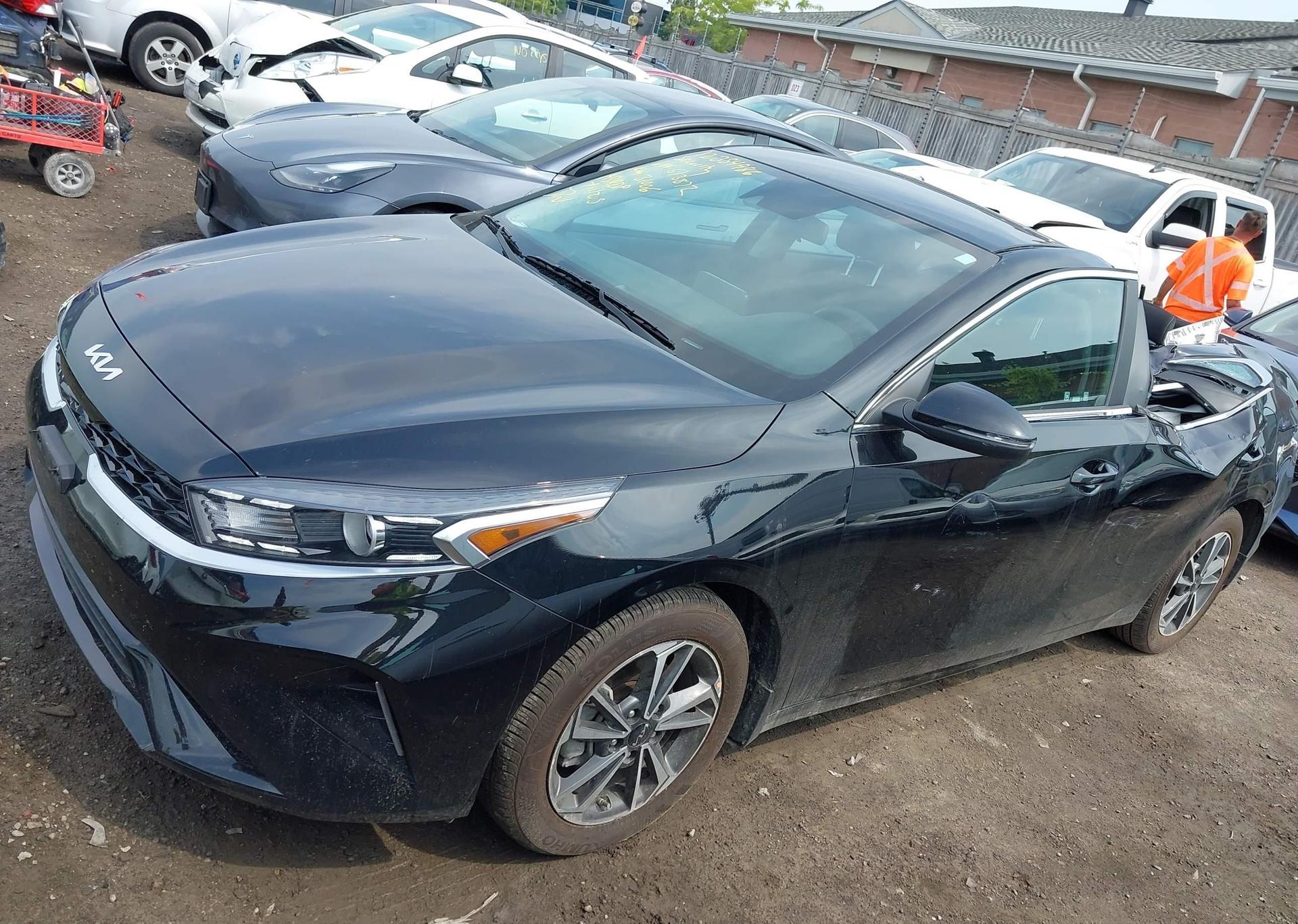 2023 KIA FORTE EX