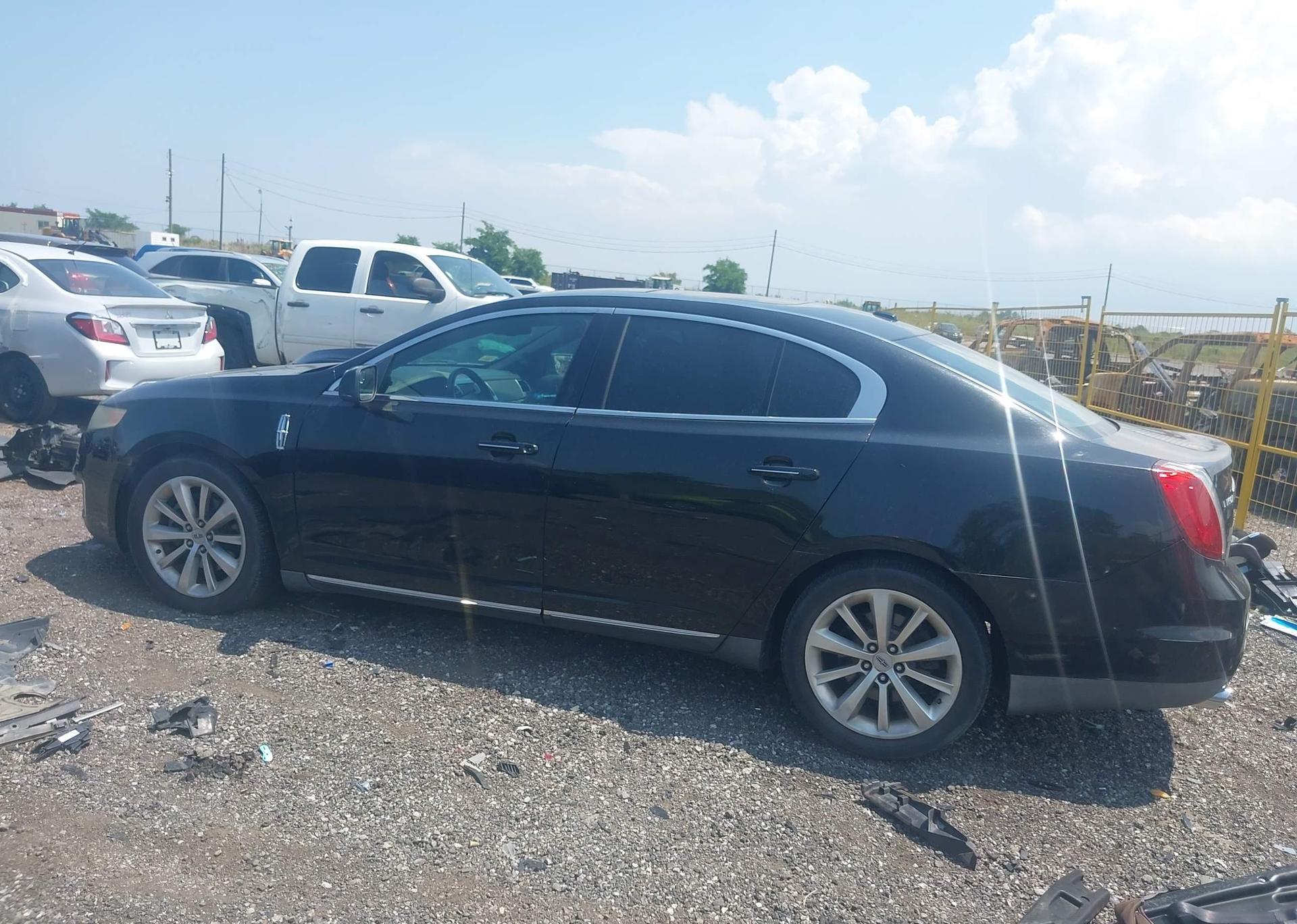 2011 LINCOLN MKS