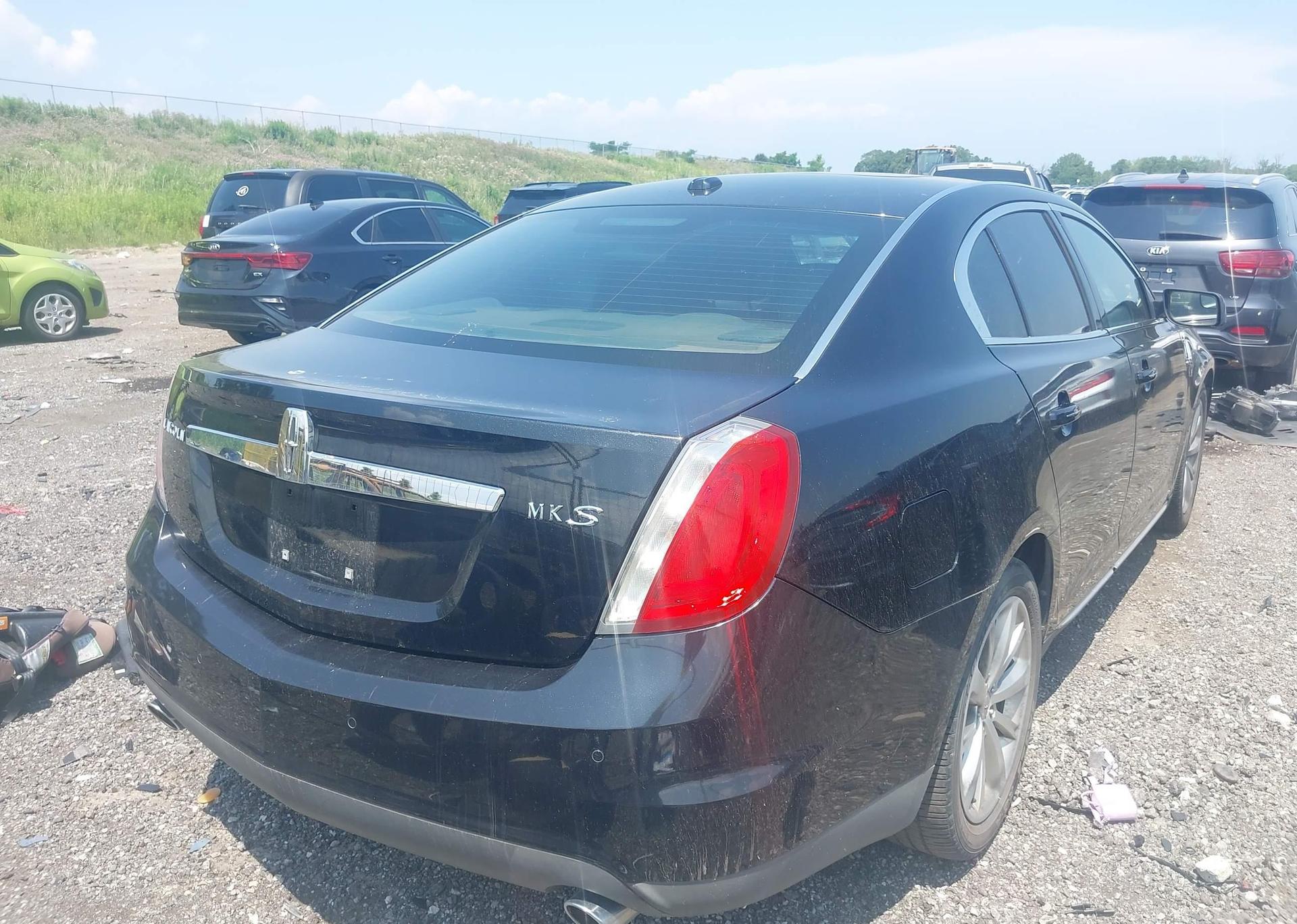 2011 LINCOLN MKS