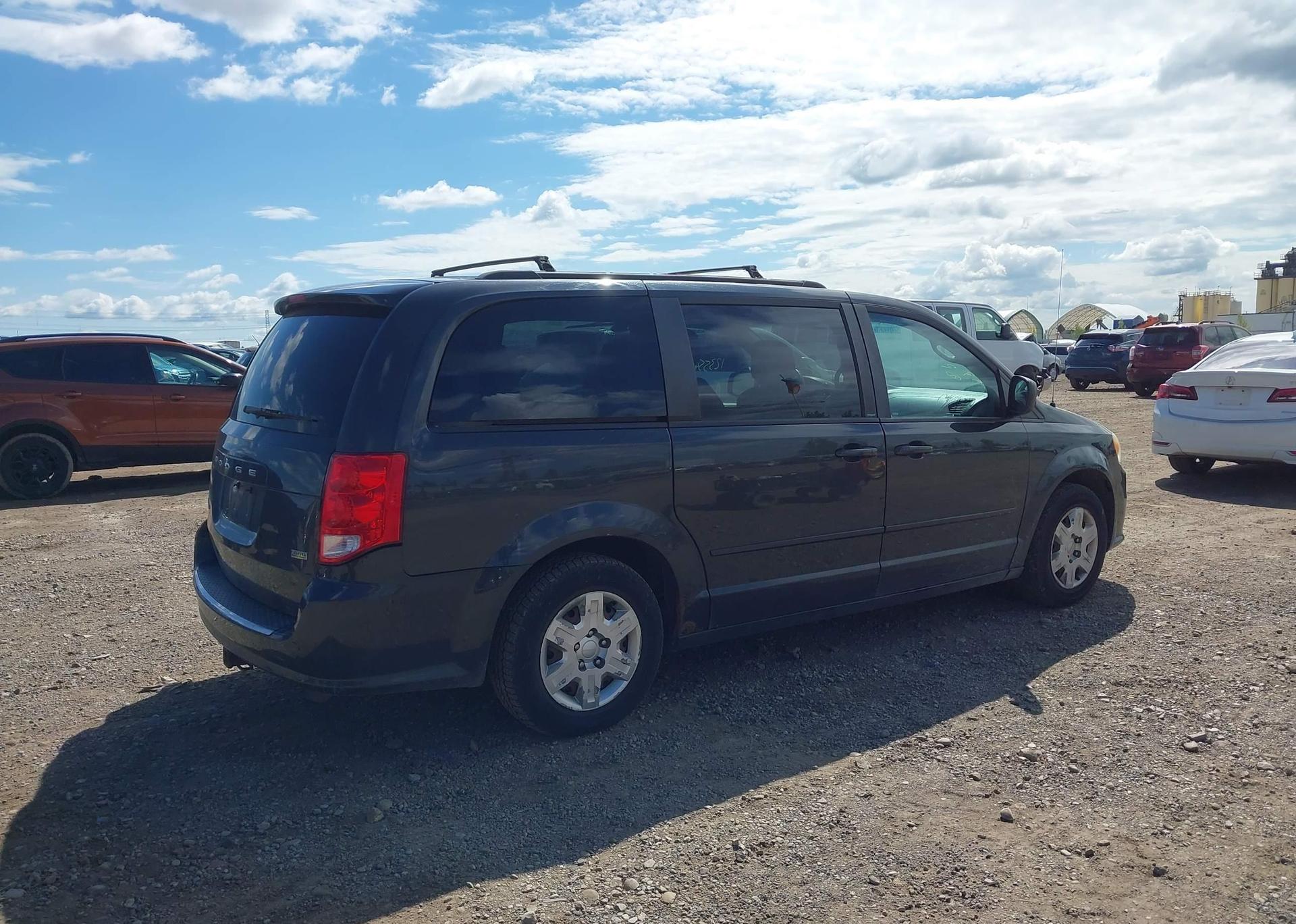 2012 DODGE GRAND CARAVAN SE
