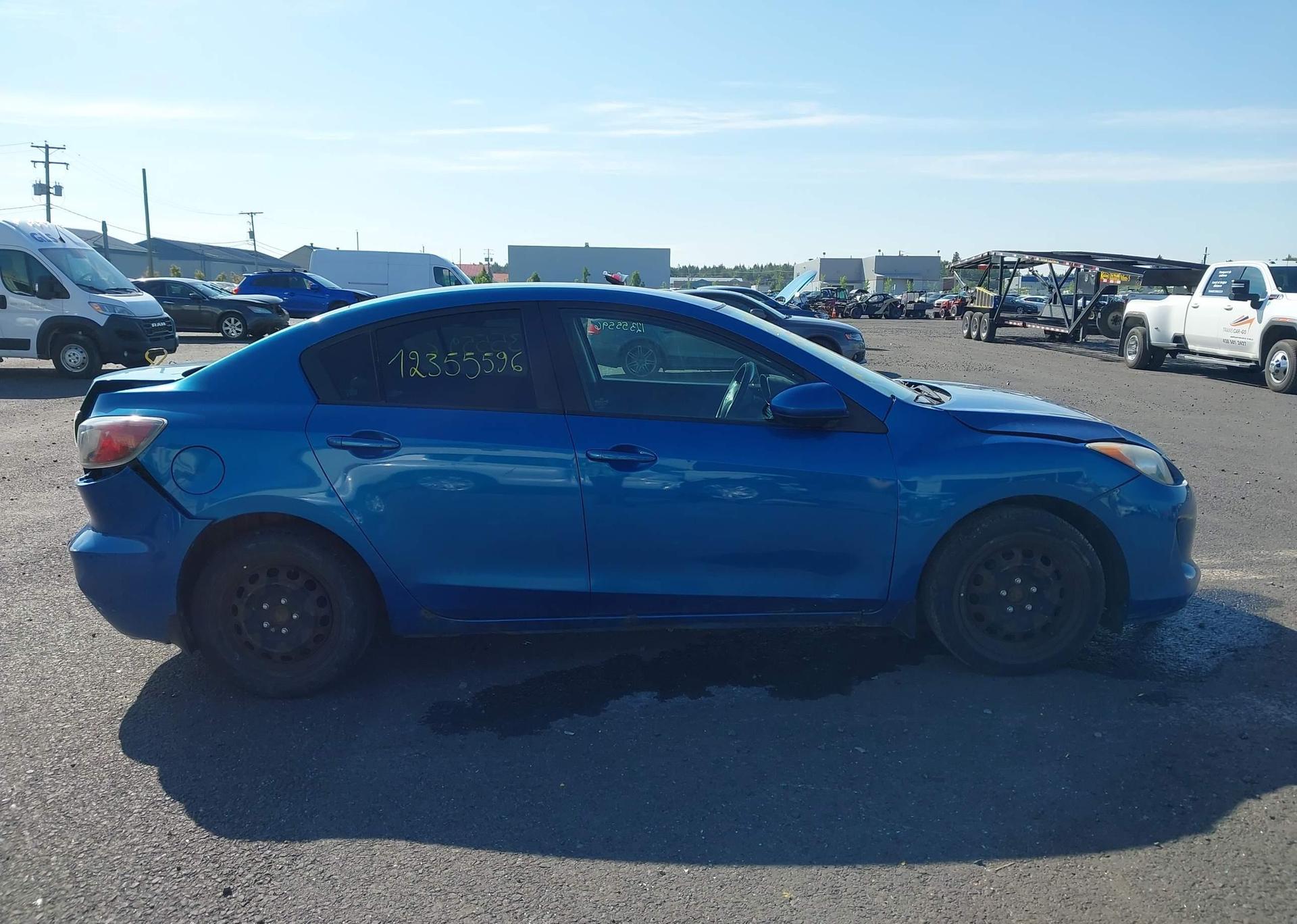 2013 MAZDA 3 I
