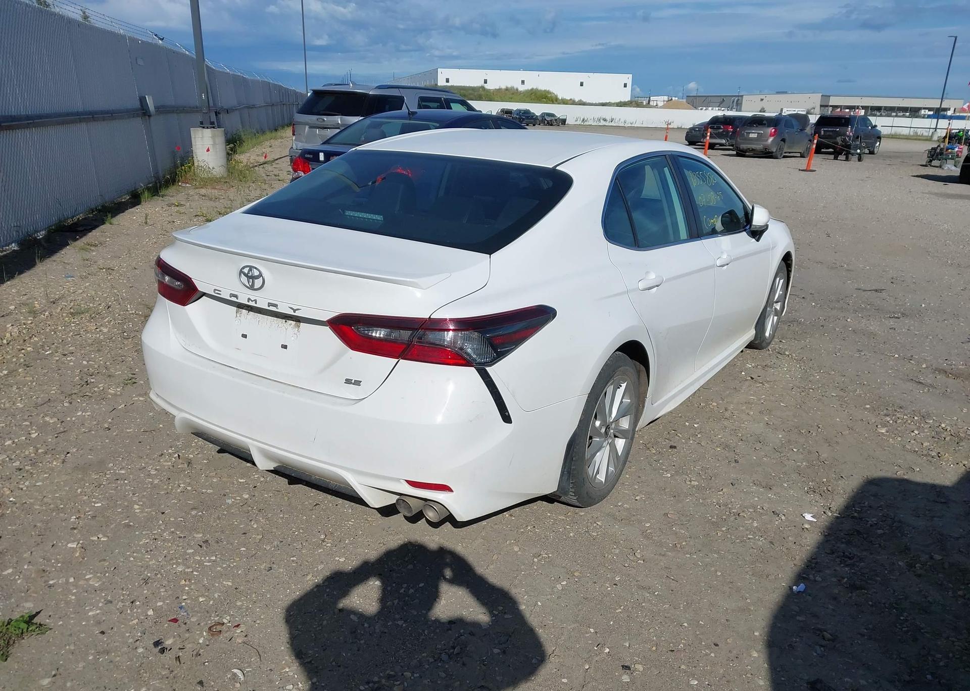 2022 TOYOTA CAMRY SE