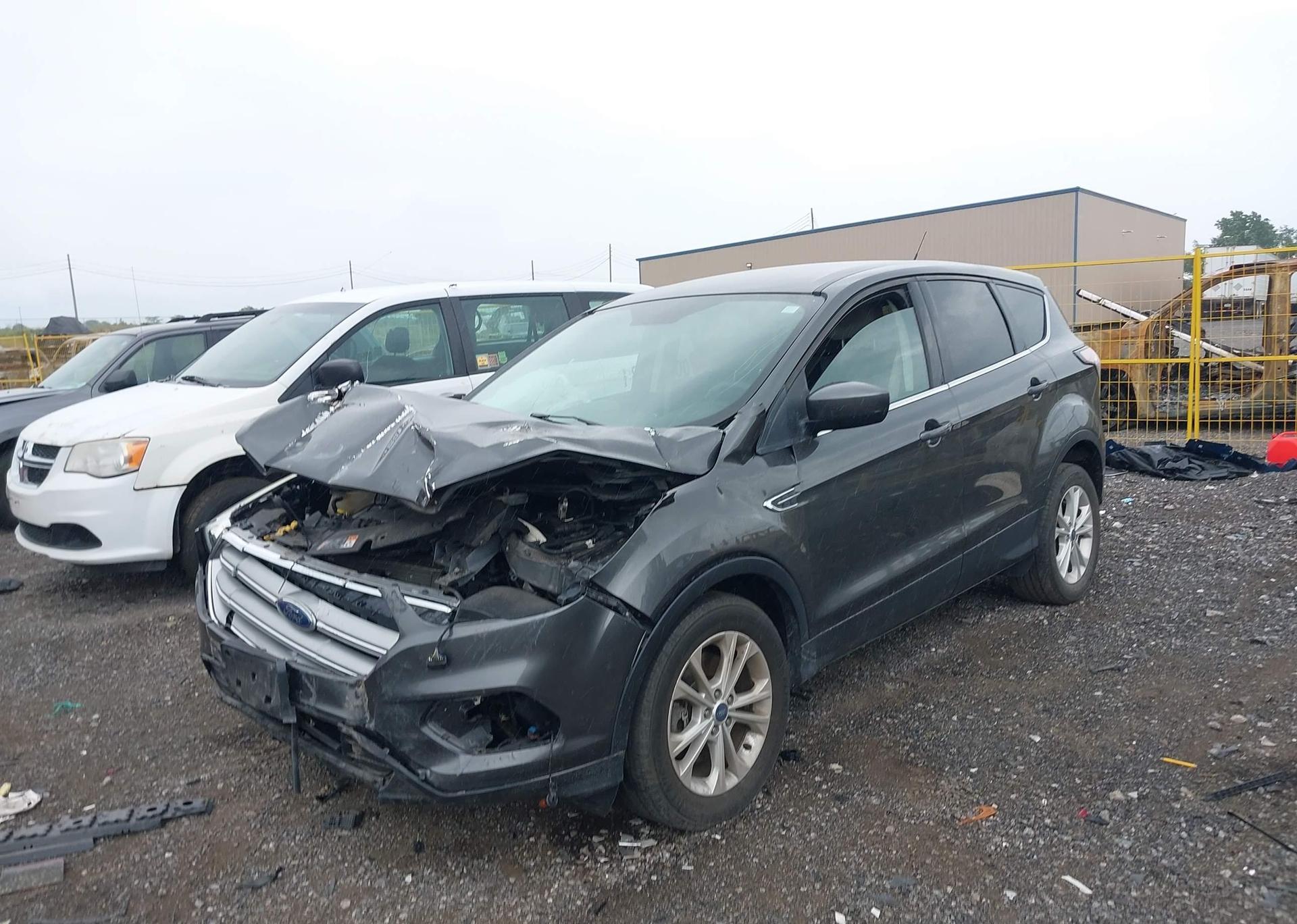 2017 FORD ESCAPE SE