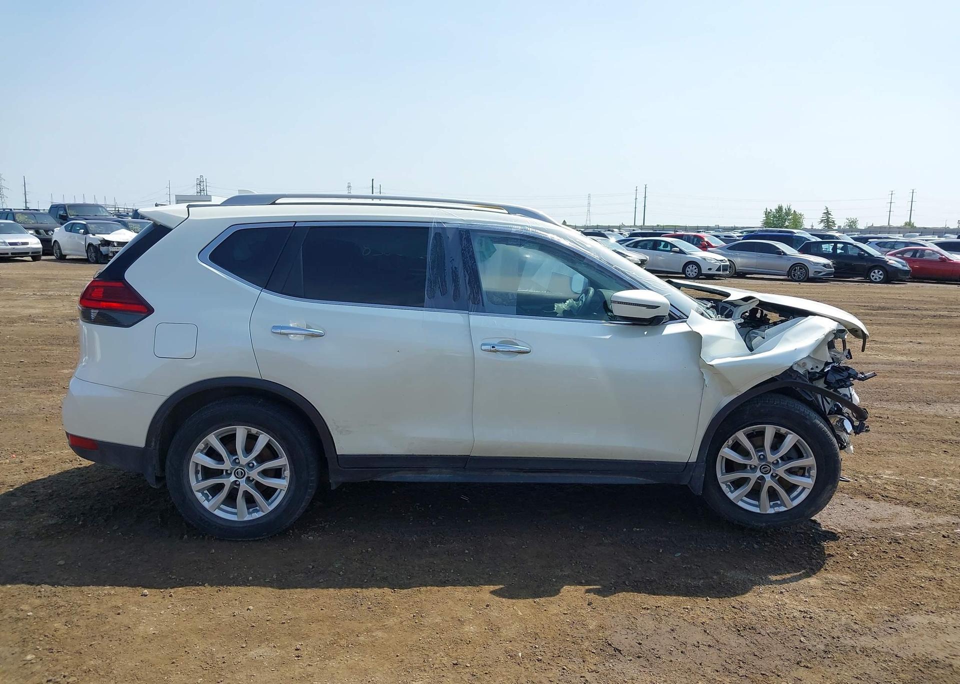 2017 NISSAN ROGUE SV