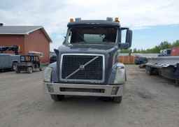 2015 VOLVO VN VNL