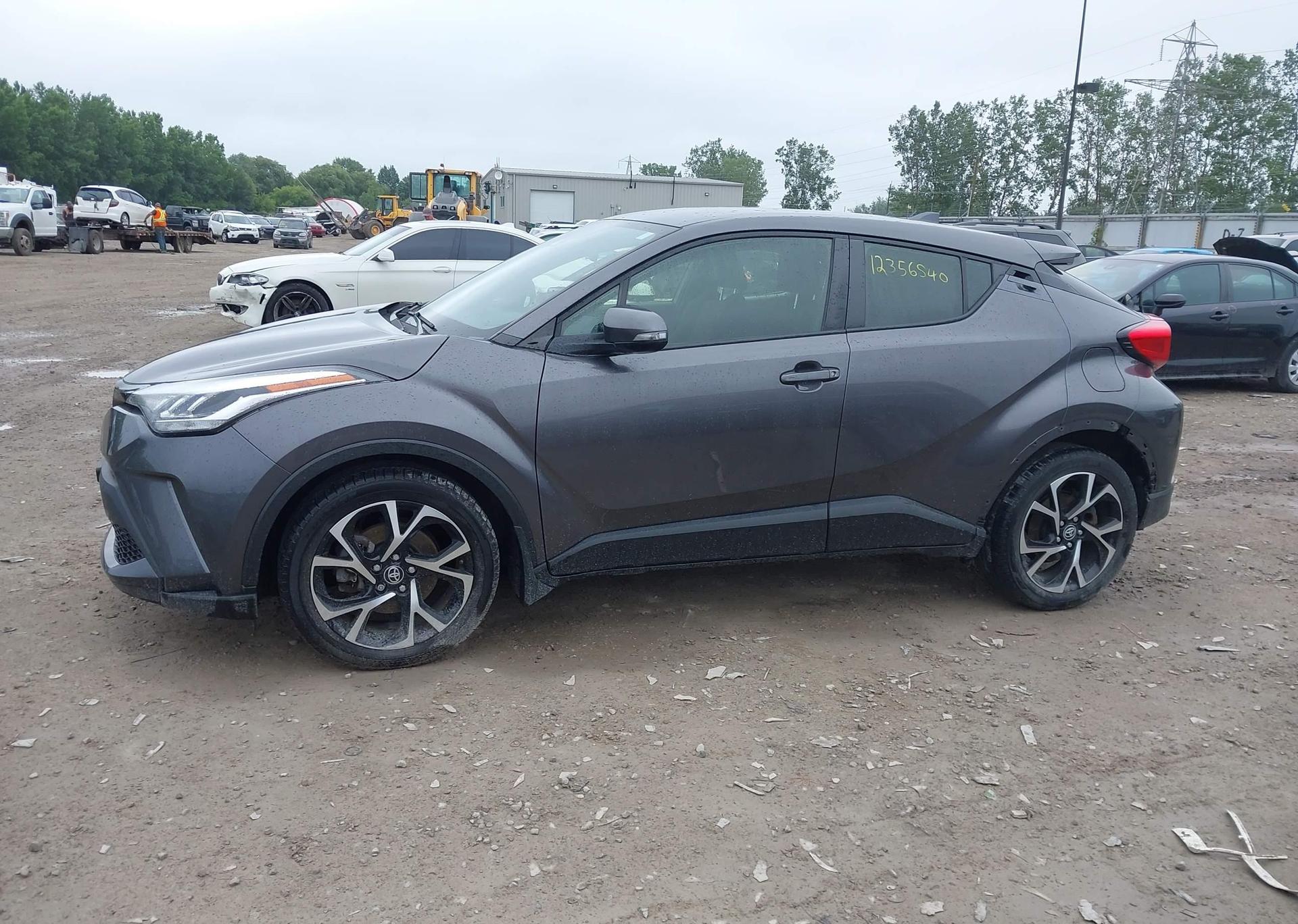 2021 TOYOTA C-HR XLE