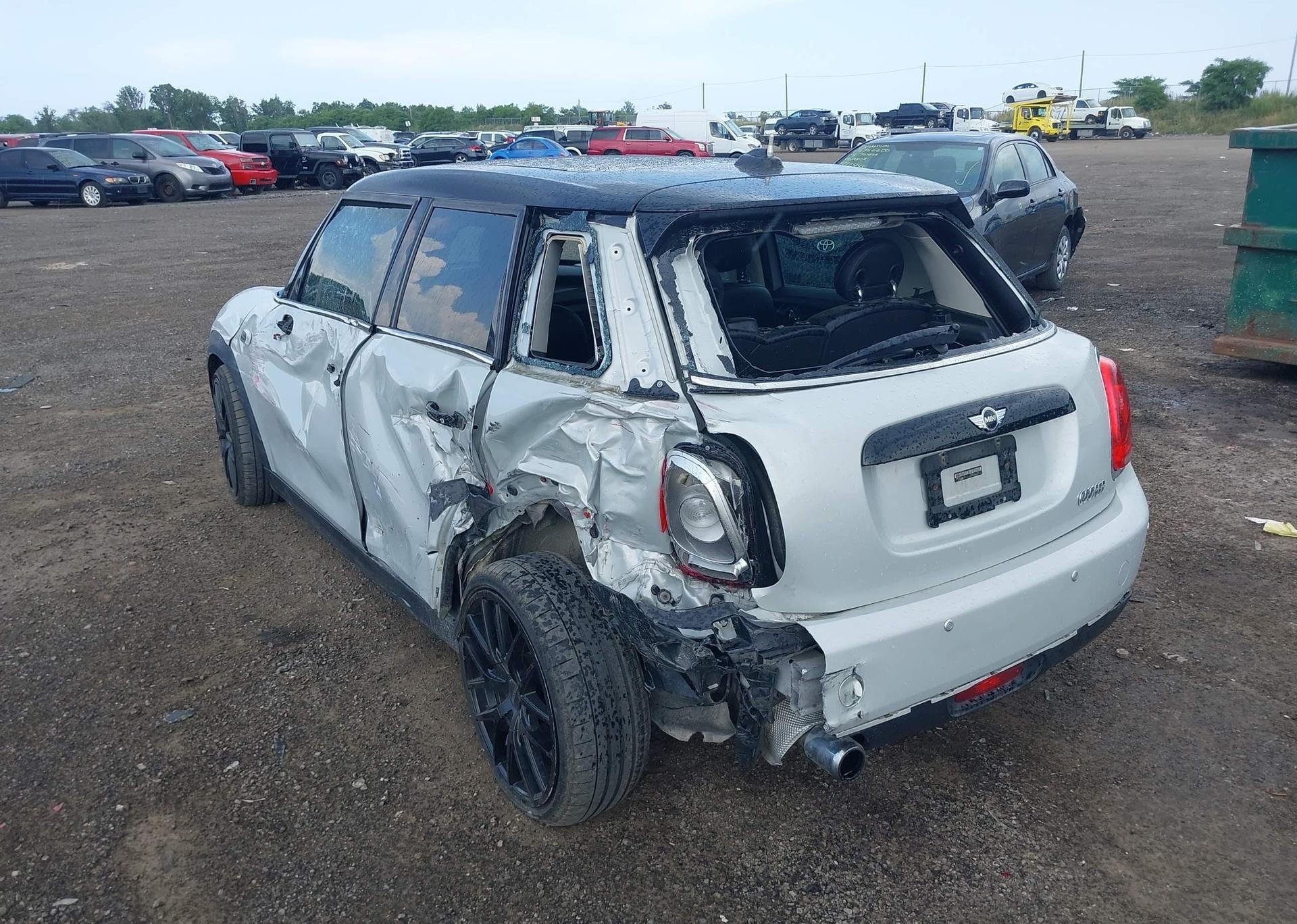 2017 MINI 5 DOOR COOPER