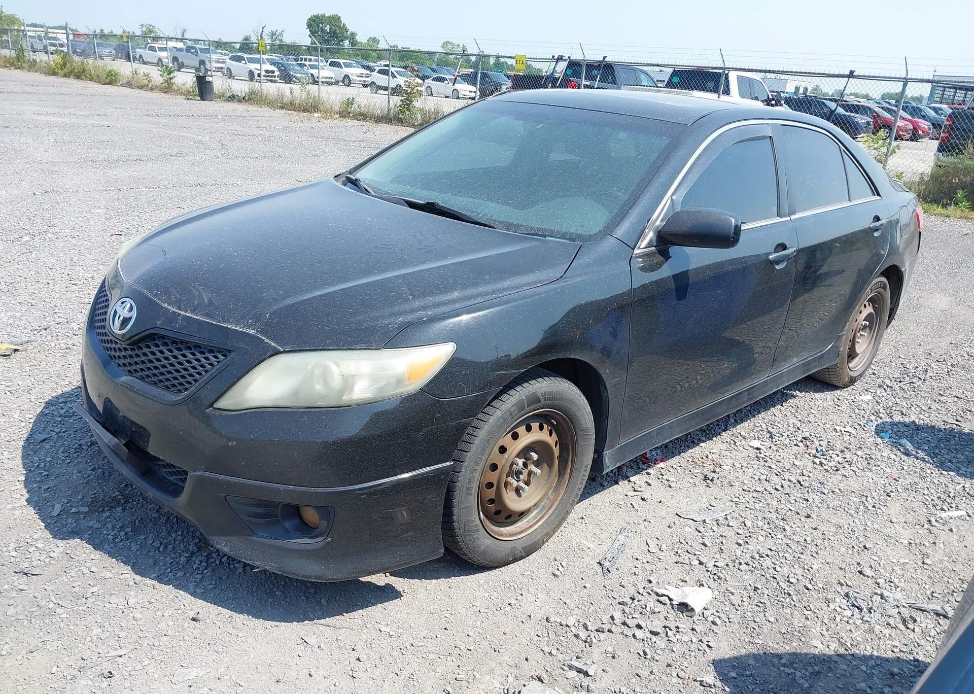 2011 TOYOTA CAMRY