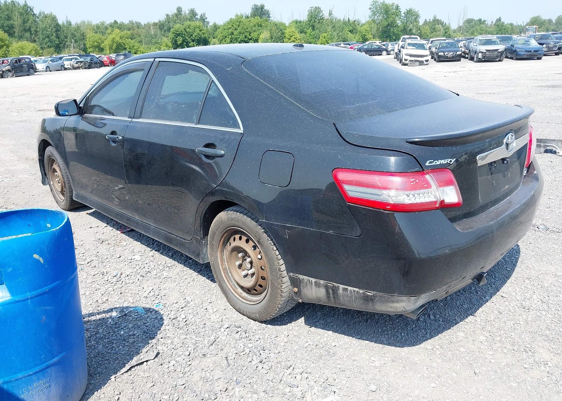 2011 TOYOTA CAMRY