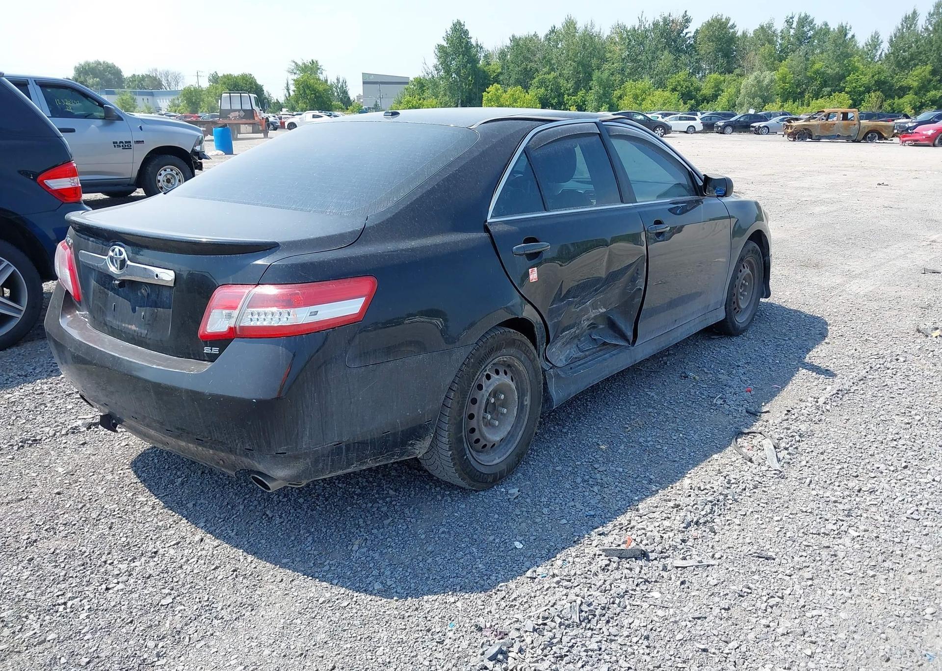 2011 TOYOTA CAMRY