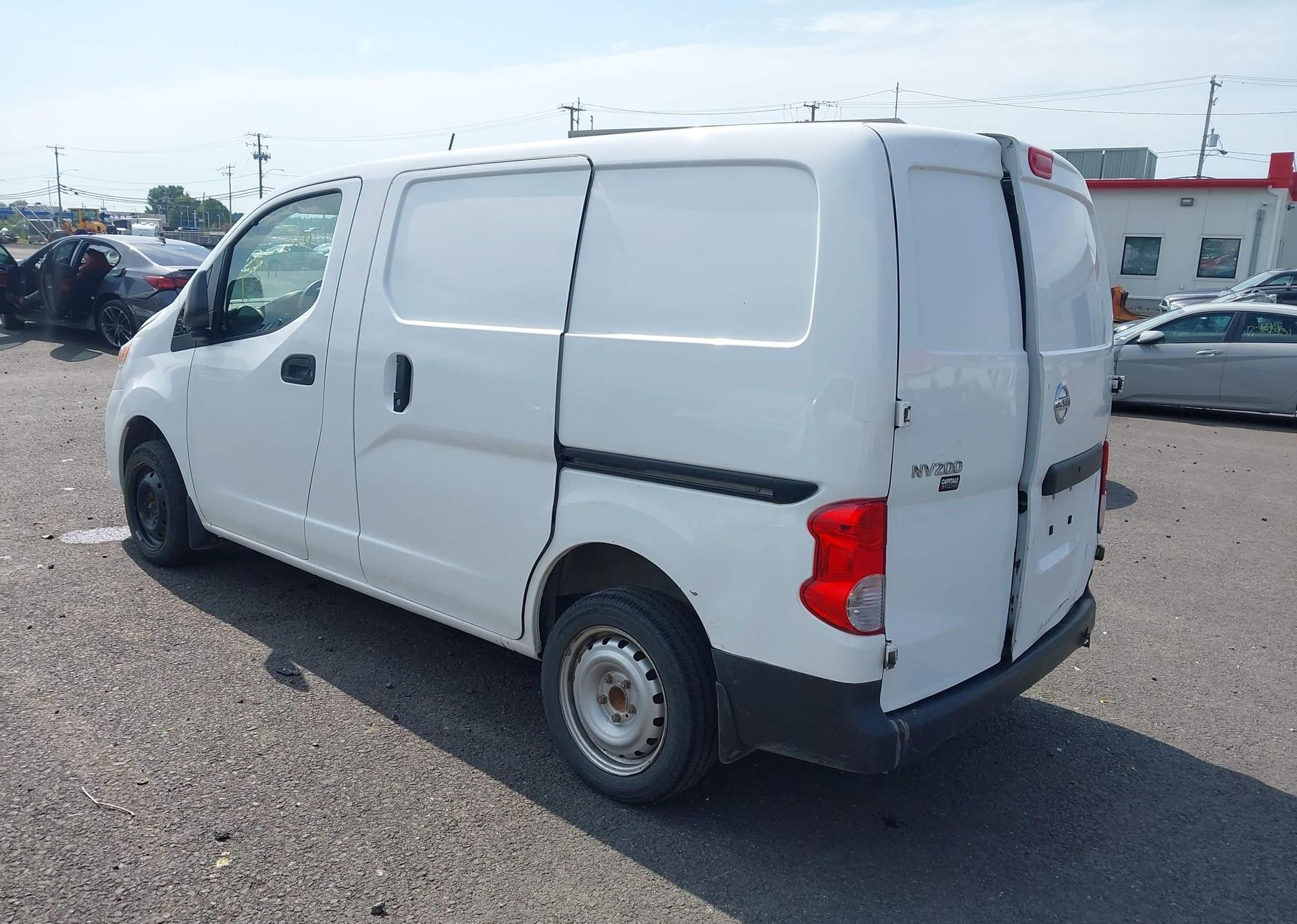 2021 NISSAN NV200