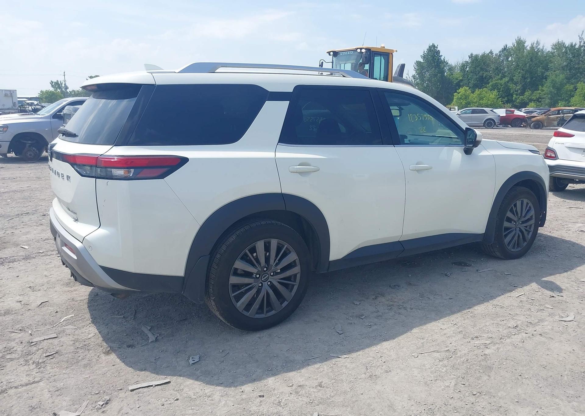 2022 NISSAN pathfinder sl