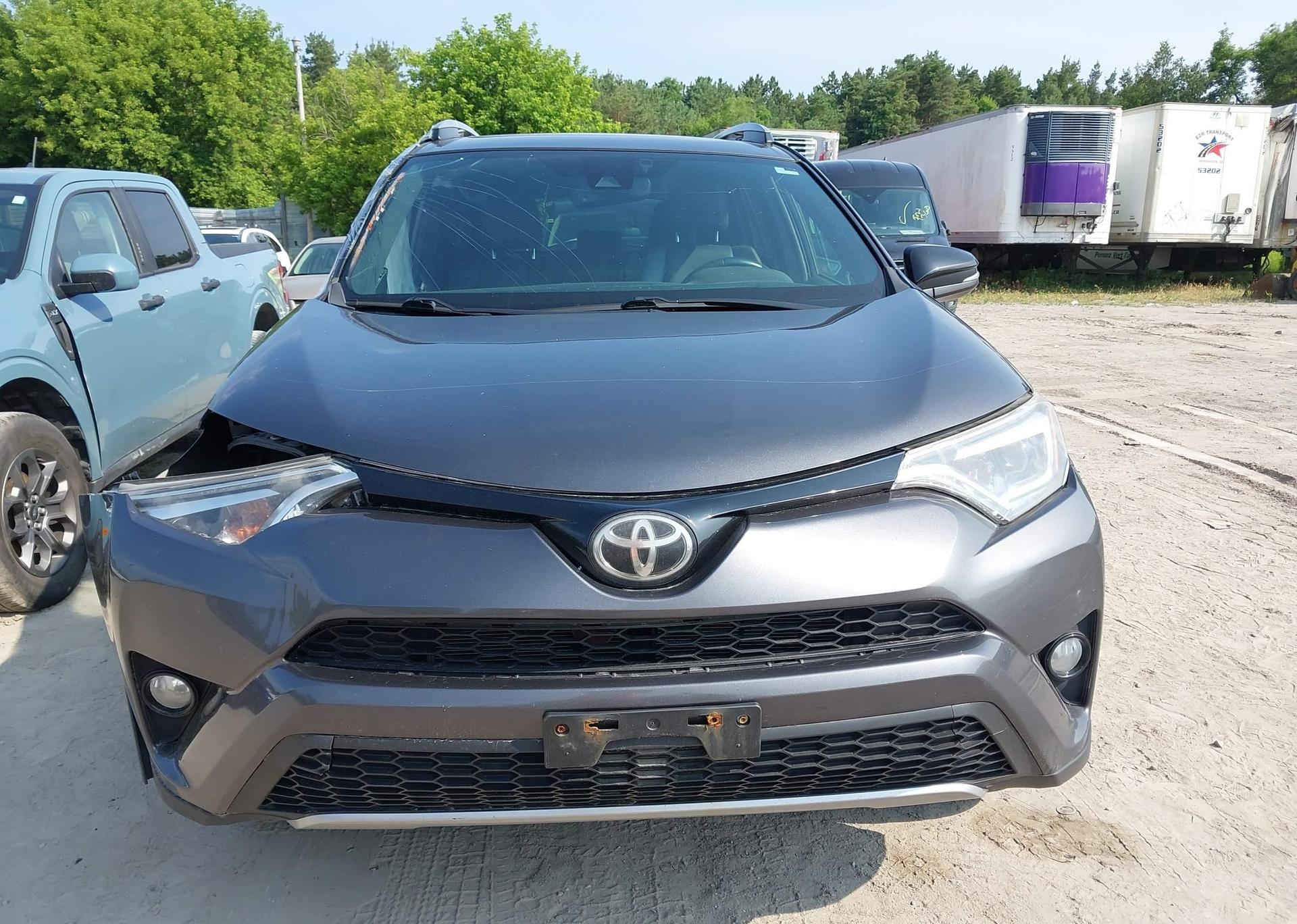 2017 TOYOTA RAV4 SE