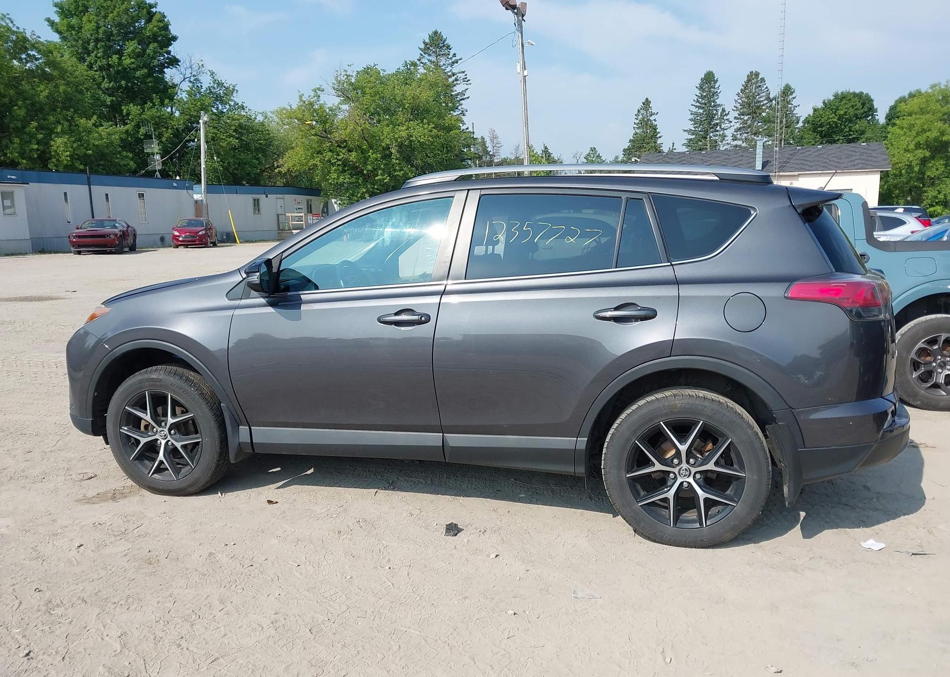 2017 TOYOTA RAV4 SE