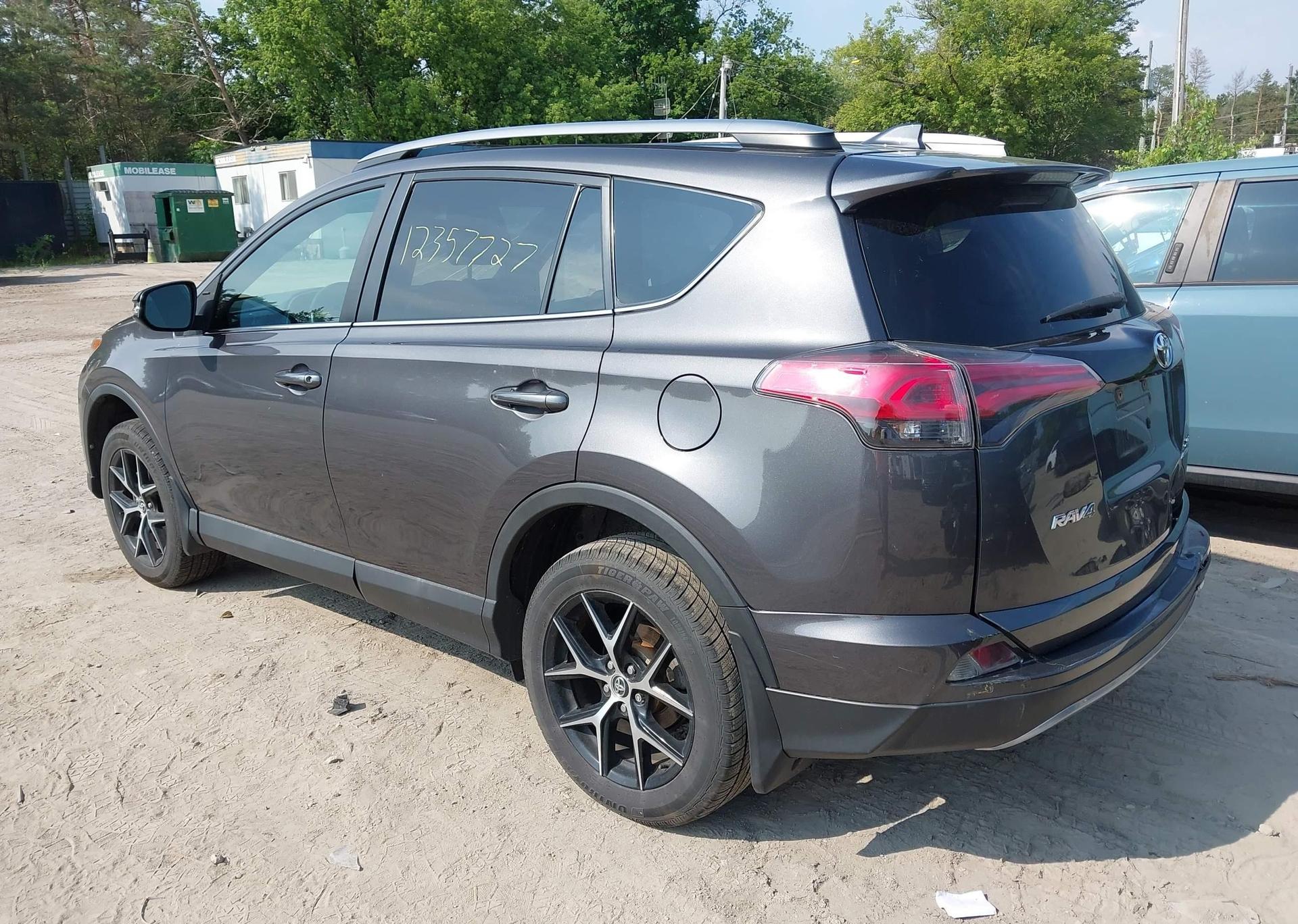 2017 TOYOTA RAV4 SE