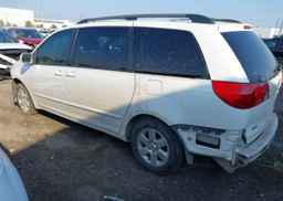 2010 TOYOTA SIENNA