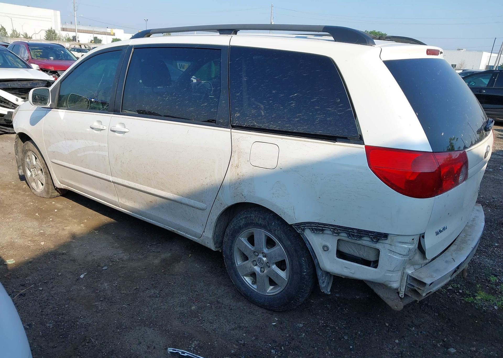2010 TOYOTA SIENNA