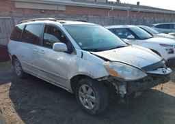 2010 TOYOTA SIENNA