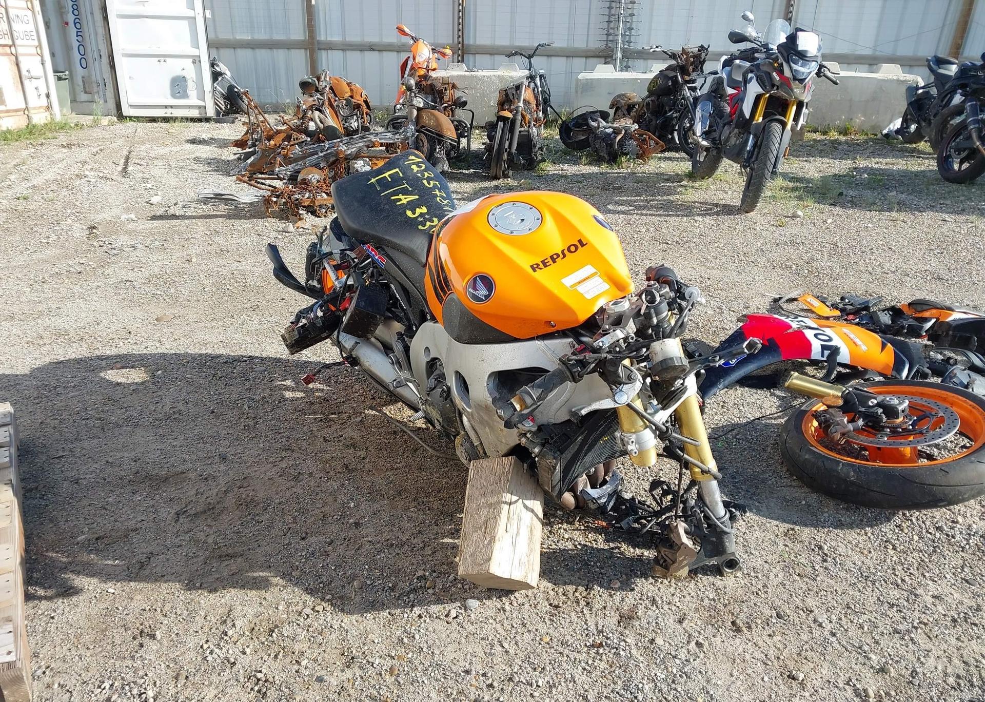 2011 HONDA CBR1000 RR