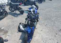 2015 YAMAHA YZFR3