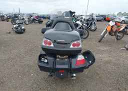 2010 HONDA GL1800