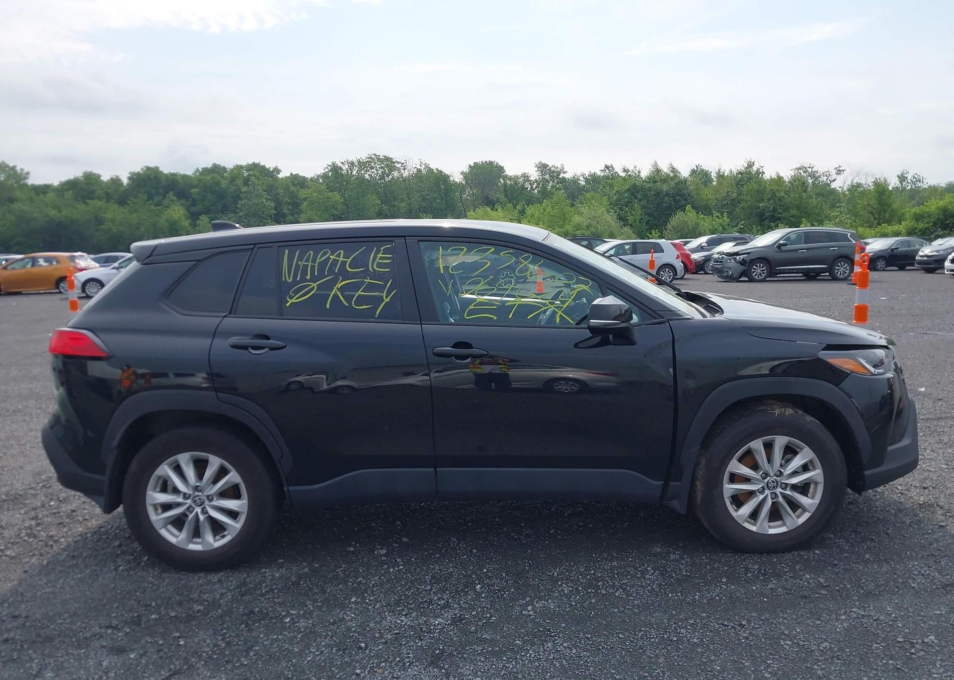 2023 TOYOTA COROLLA CROSS LE