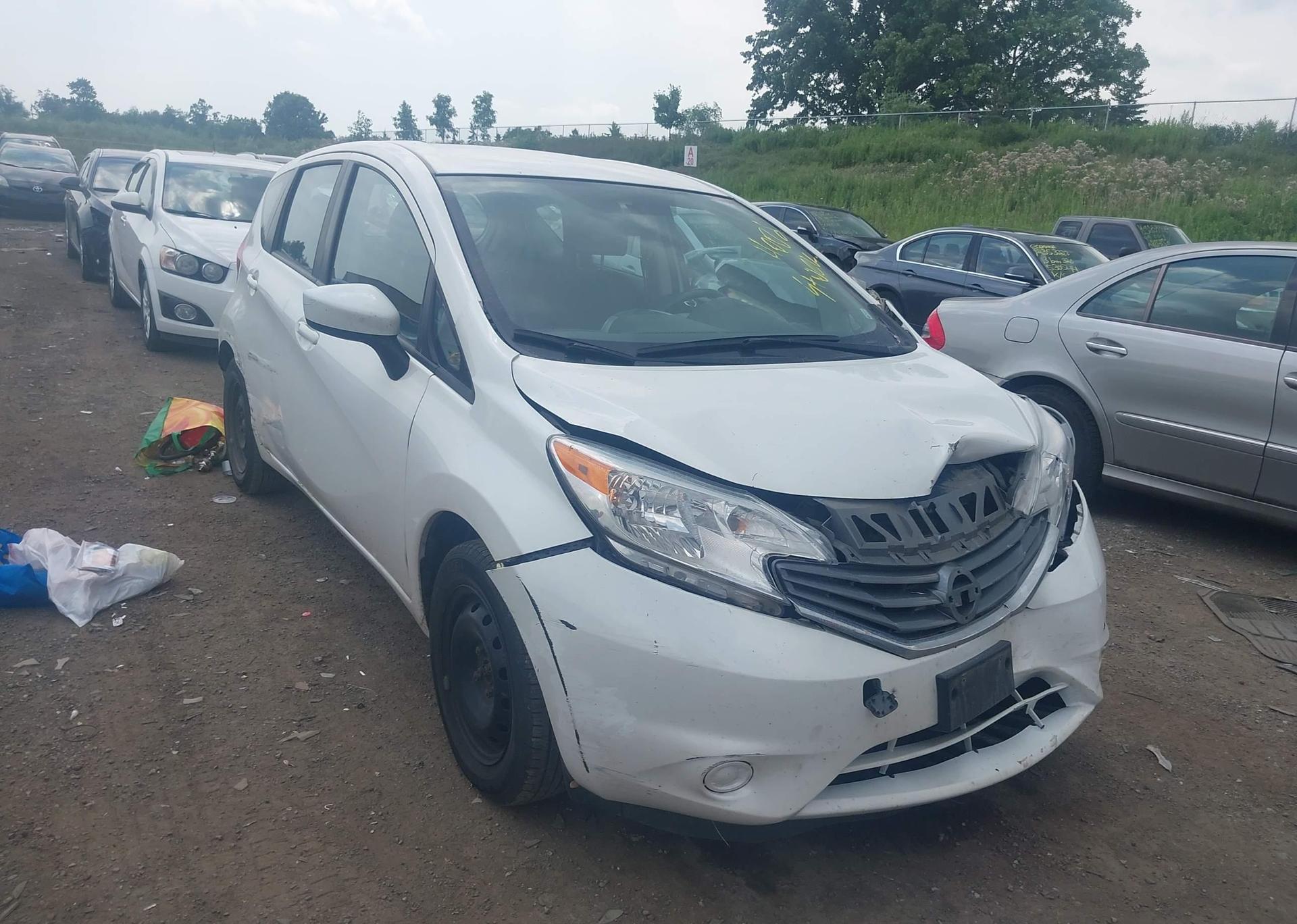 2015 NISSAN VERSA