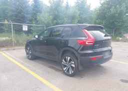 2024 VOLVO XC40 B5 ULTIMATE DARK THEME