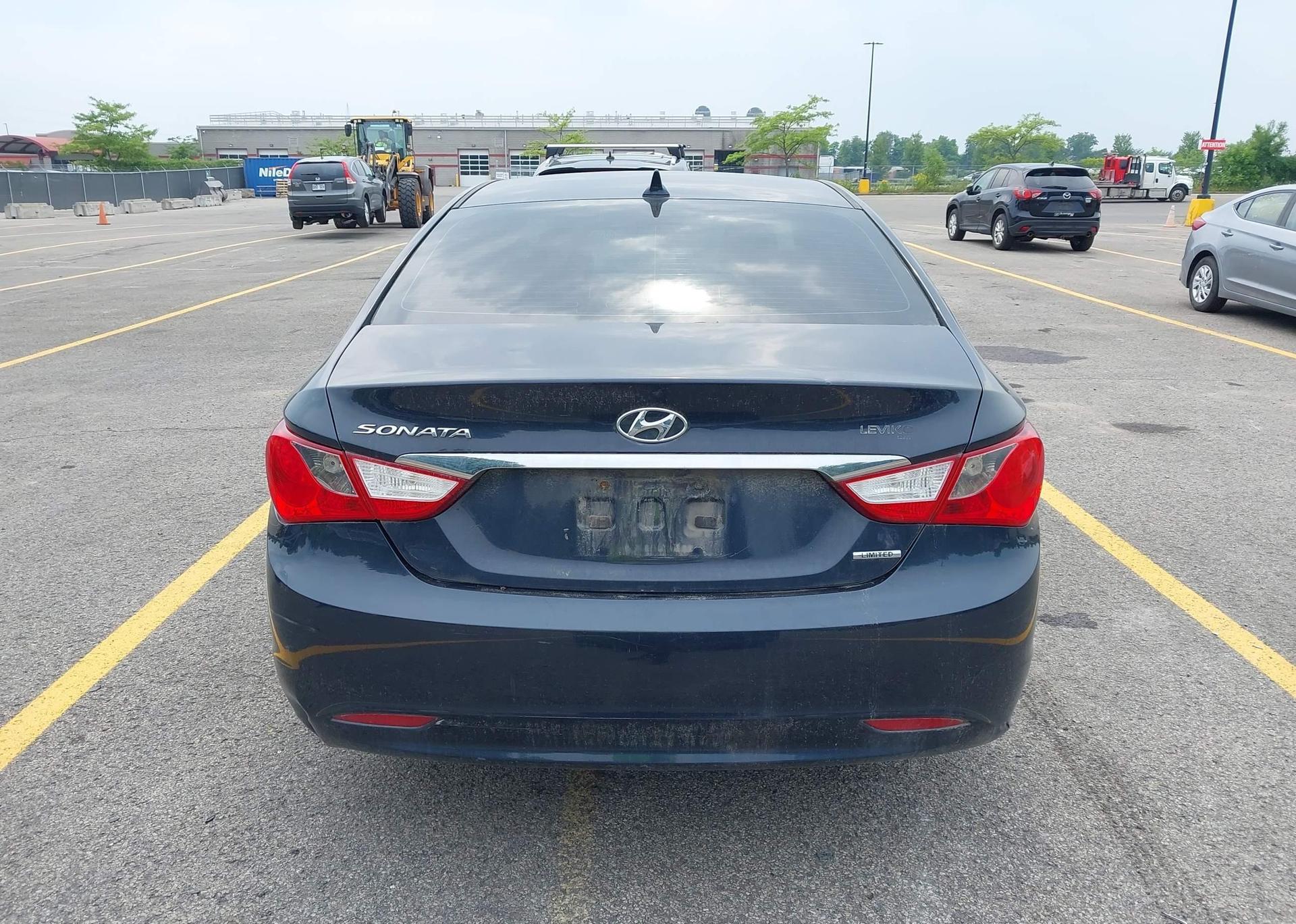 2011 HYUNDAI SONATA LIMITED