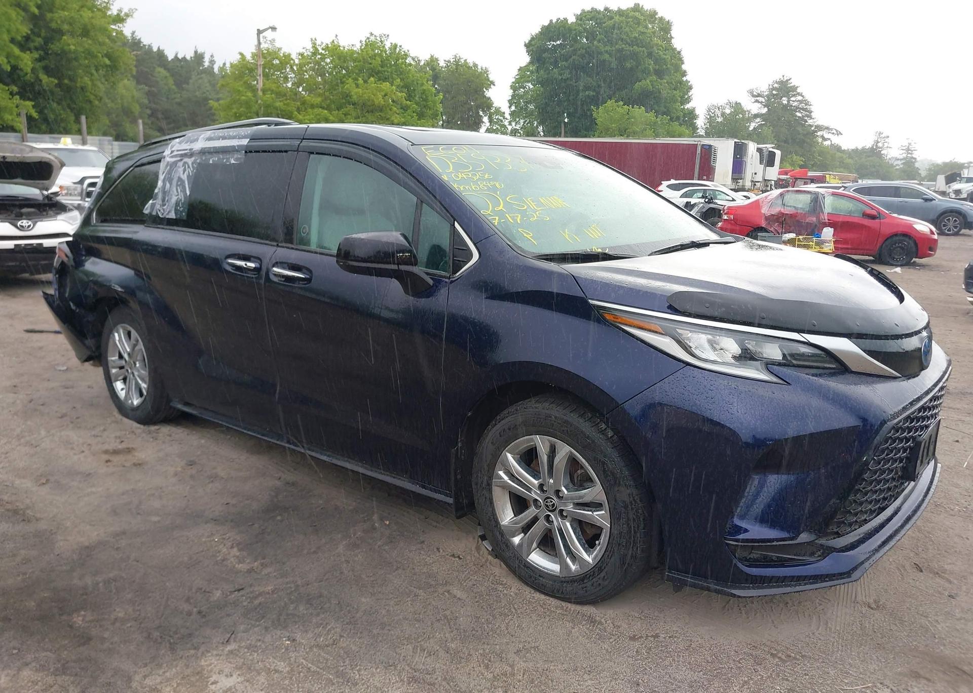 2022 TOYOTA SIENNA XSE 7-PASSENGER
