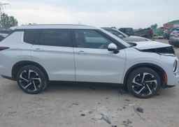 2023 MITSUBISHI OUTLANDER LE