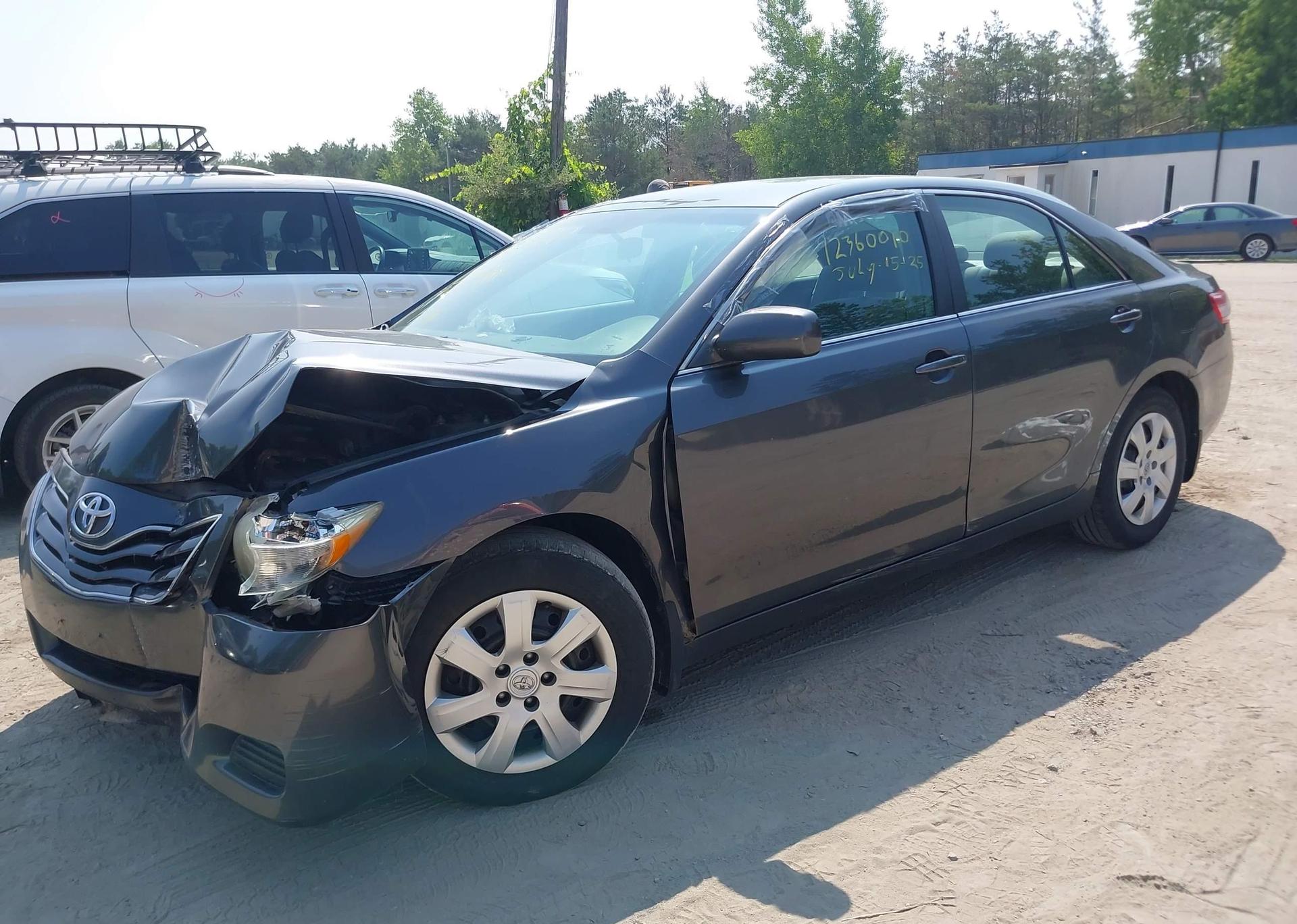 2010 TOYOTA CAMRY SE