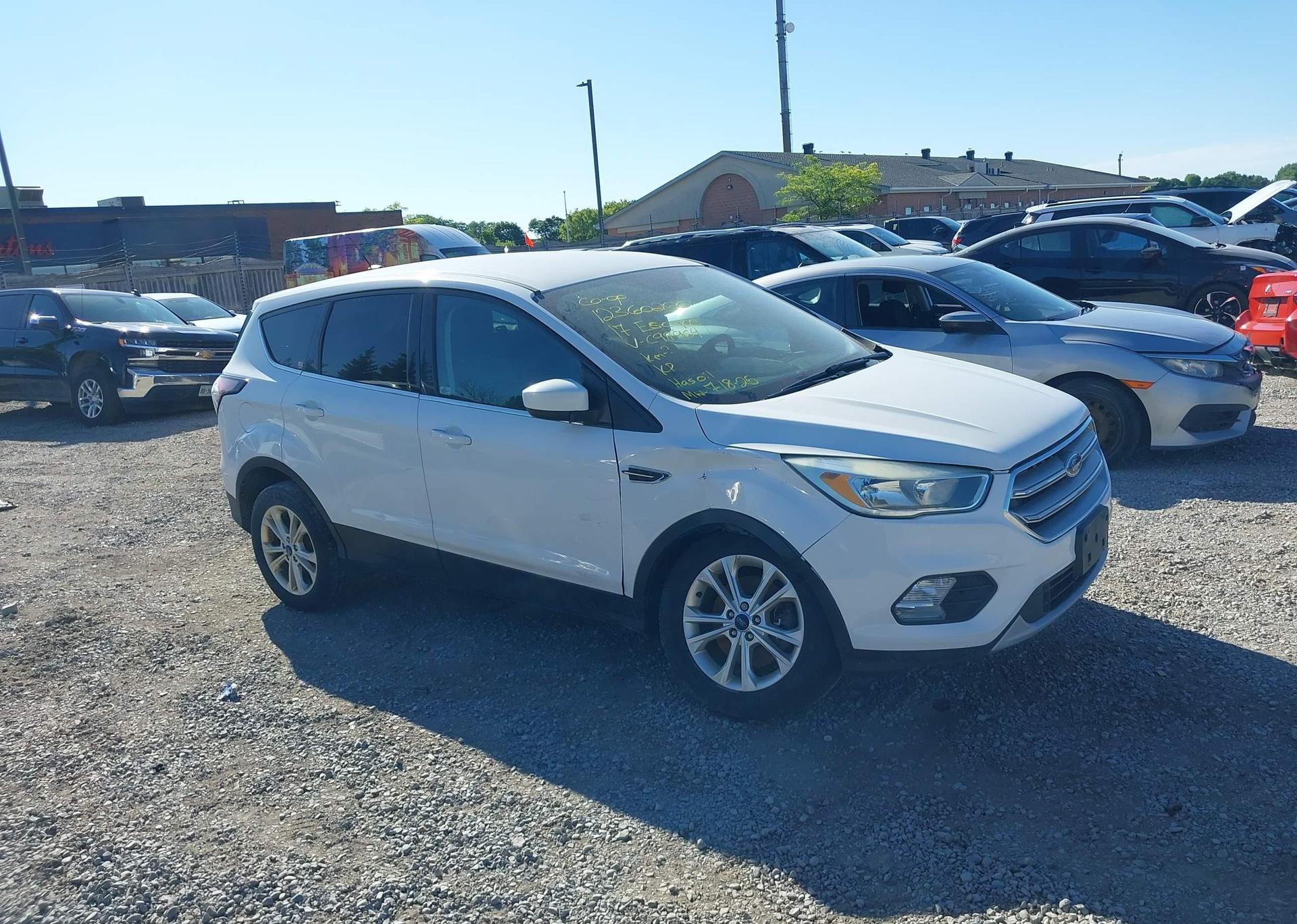 2017 FORD ESCAPE SE