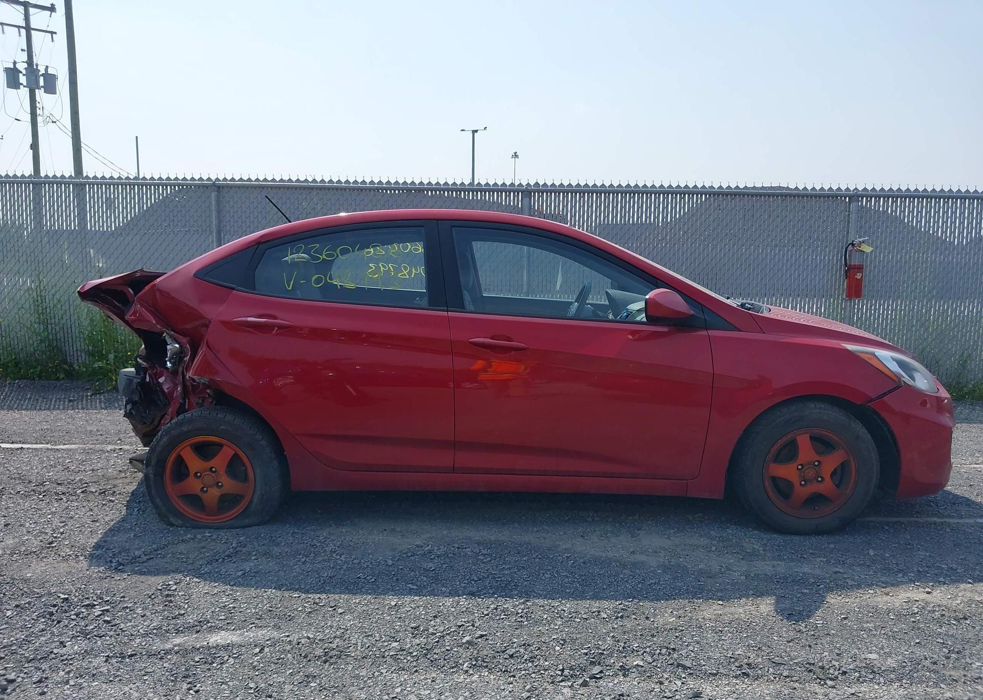 2012 HYUNDAI ACCENT GLS
