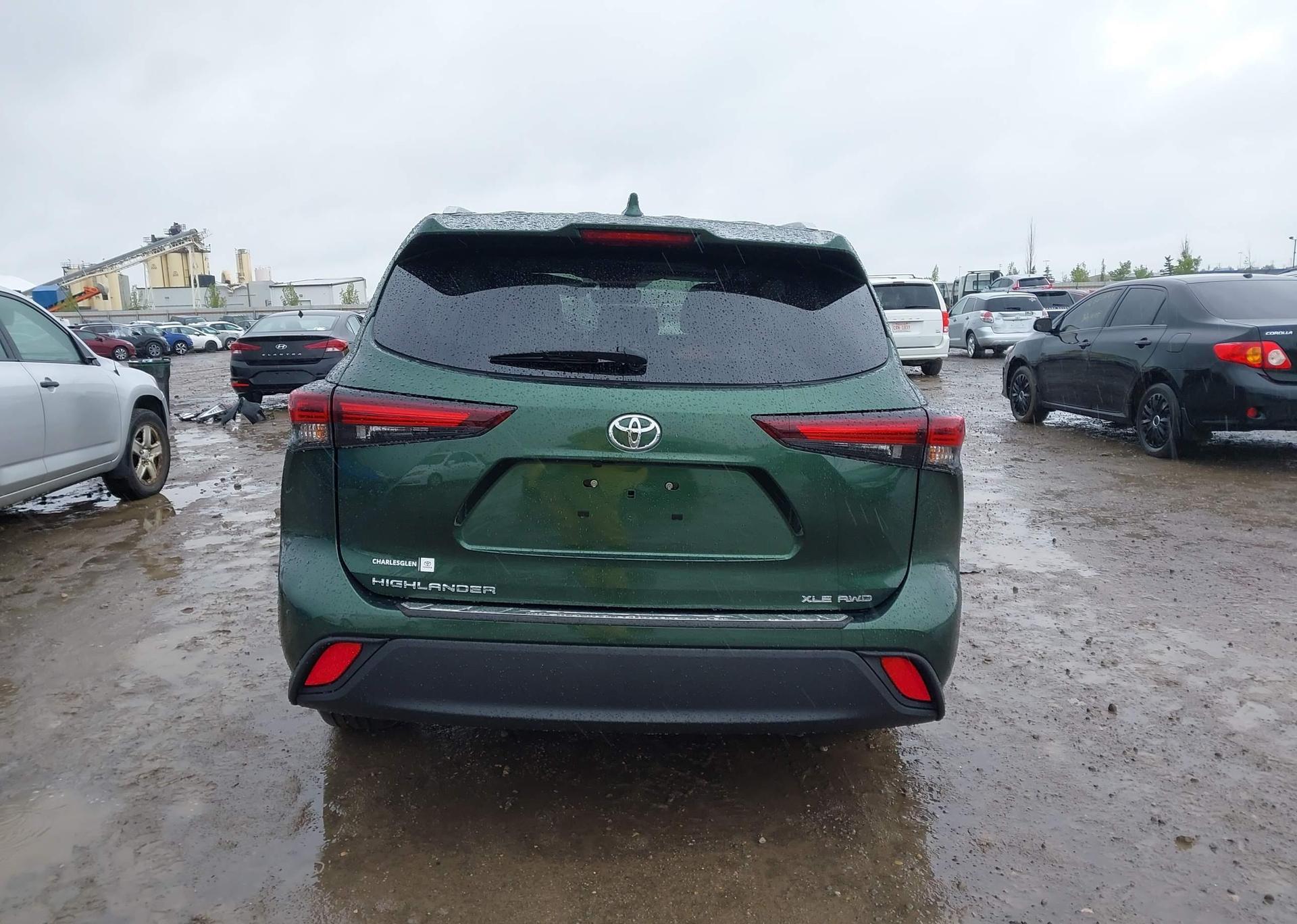 2025 TOYOTA highlander xle
