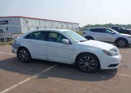 2013 CHRYSLER 200 S