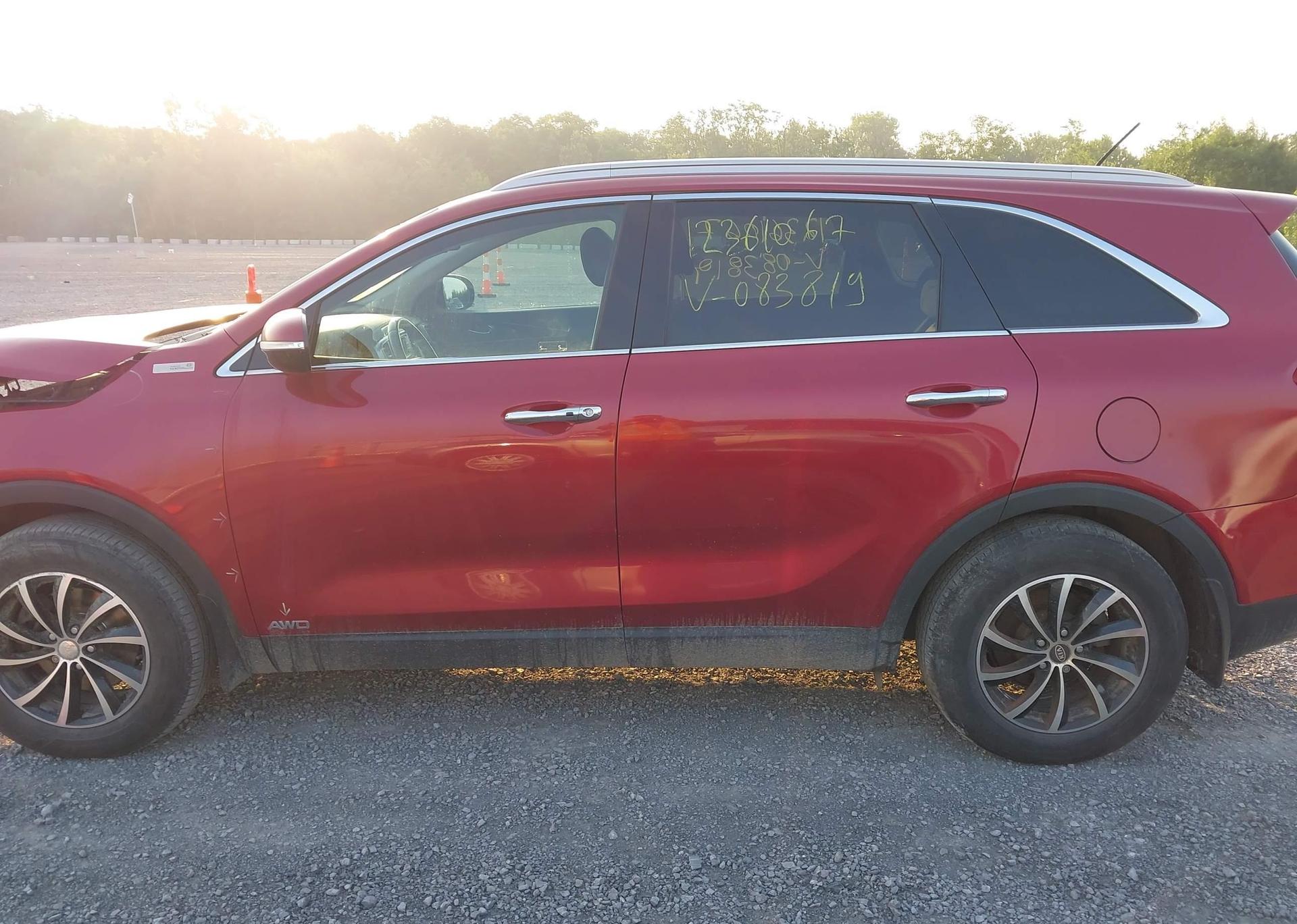 2016 KIA SORENTO LX
