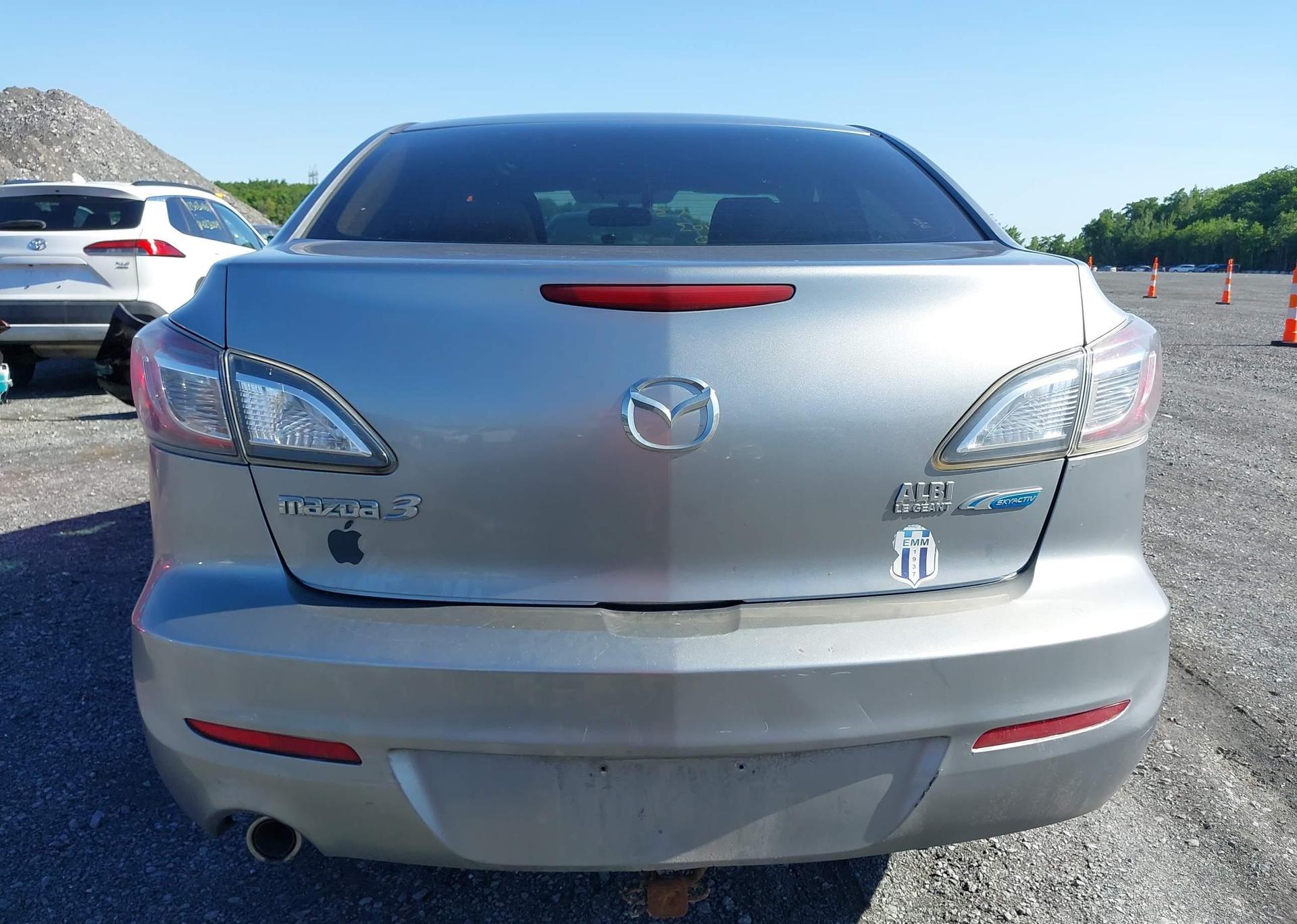 2012 MAZDA 3 I