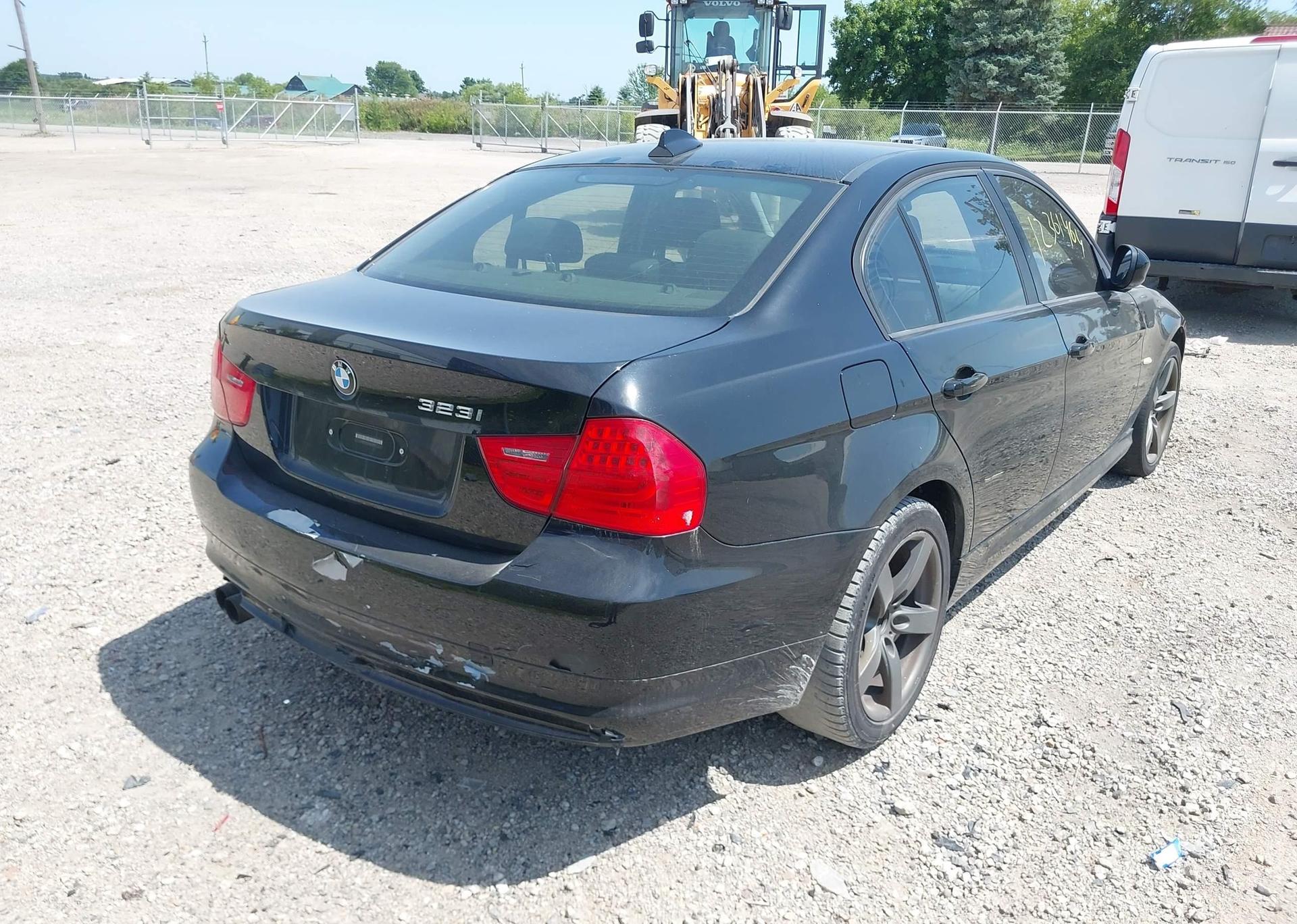 2010 BMW 323I